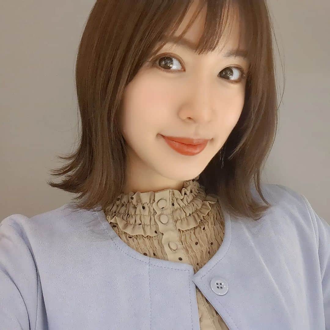 浜田真衣のインスタグラム：「髪をね、少し整えました😇✨💕 ⁡ ⁡⁡ ⁡ #浜田真衣」