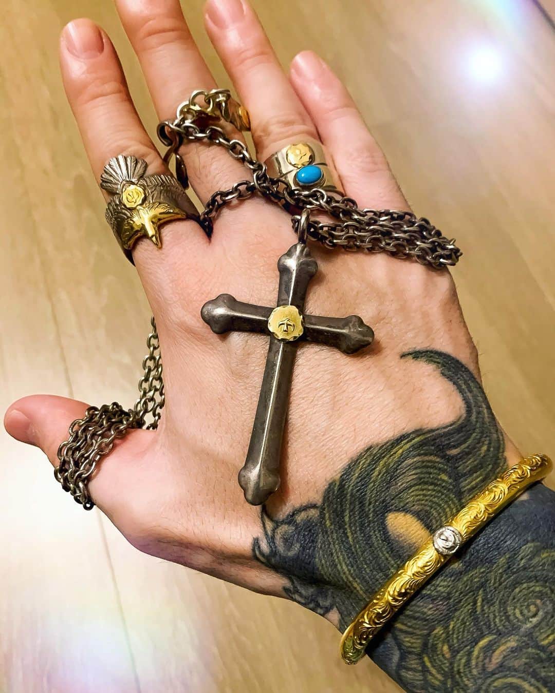 blackfox_toprebelのインスタグラム：「やっぱりクロスが1番好きかな 👌🏻 プレーンはプレーンでカッコイイんですよね 💫 I like the cross design best !!!」