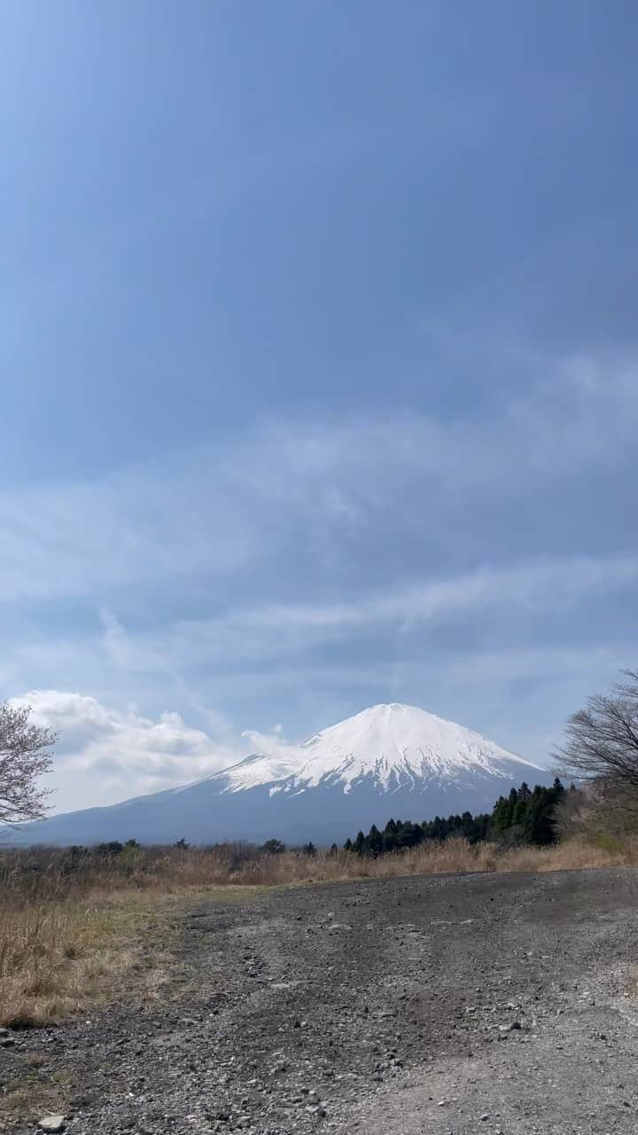 片山萌美のインスタグラム：「🗻  #定期的nature  #mountfuji  #mtfuji  #富士山　 #japan」