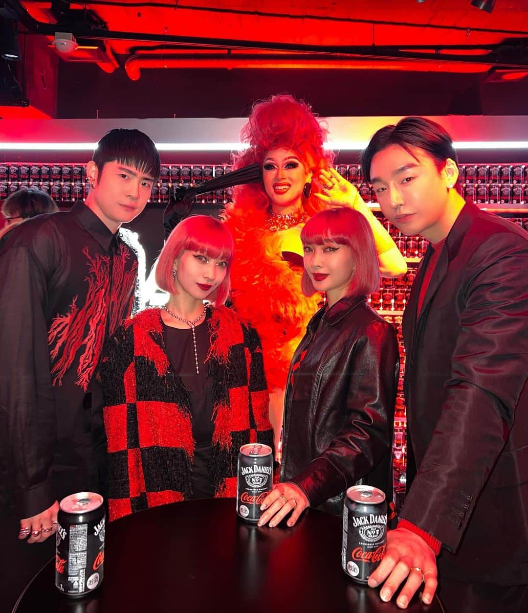 AMIさんのインスタグラム写真 - (AMIInstagram)「4月11日から6日間限定で開催されるジャックコーク バーにひと足先に行ってきたよ👯‍♀️ コカ･コーラを使った 初のアルコール製品 "ジャックダニエル&コカ･コーラ" 130年以上愛される2大ブランドのスペシャルなコラボレーションは最高の味わい🖤❤️  #ジャックコーク #Jackandcoke #PR #お酒は20歳になってから」4月11日 13時46分 - amixxamiaya