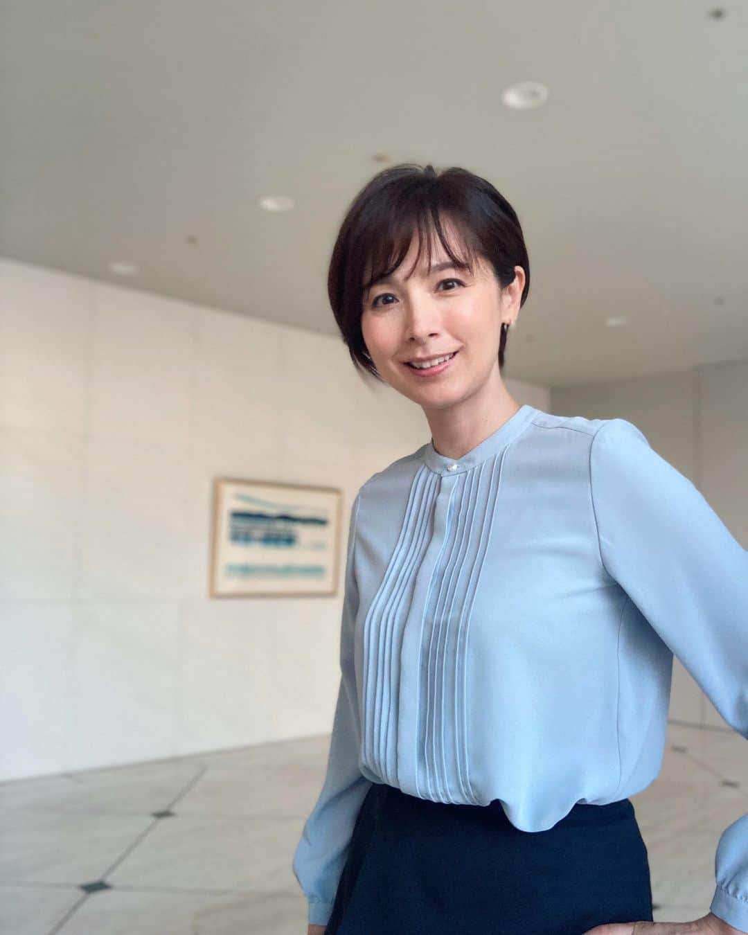 野村真季のインスタグラム：「ANNニュース着用衣装  1〜3枚目 4/8 朝ニュース/昼ニュース  4〜6枚目 4/7 昼ニュース  7〜9枚目 4/11 午後ニュース  #テレビ朝日 #アナウンサー #アナウンサー衣装 #ootd #40代コーデ #40代ファッション #50代ファッション #大人コーデ #大人ファッション  #野村真季」