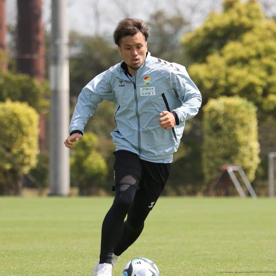 ジェフユナイテッド市原・千葉のインスタグラム：「. #4月11日  本日のユナパをお届け⚽️☝️ 明日の #藤枝MYFC 戦に向けてトレーニング  #jefunited #ジェフ千葉 #ユナパレポ #jleague #winbyall」