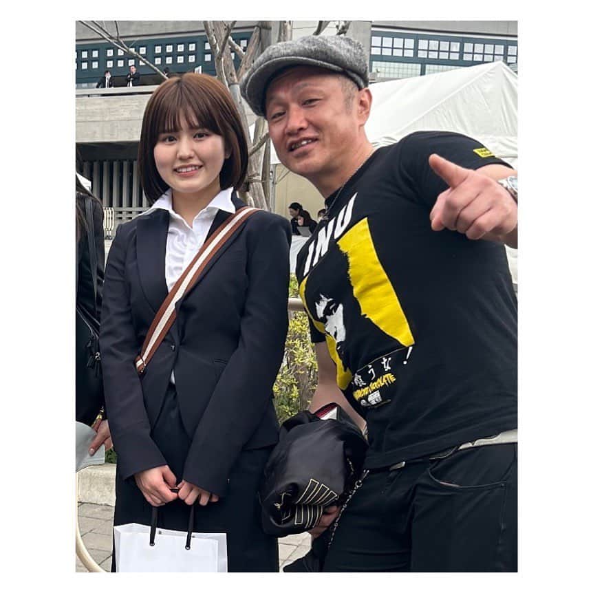 池田レイラさんのインスタグラム写真 - (池田レイラInstagram)「先日、無事大学の入学式を迎えることができました🥹✨ 新しい環境は本当に不安でたまらなかったのですが 新しいお友達のおかげで、安心して新生活を始めることができました。😭  ギリギリまで進学する予定がなかった私に、何も気にしなくていいからと言って進学を勧めてくれた父と 父も含め、日頃から全力でサポートしてくださっている周りの方々に心から感謝し、大学生活を送ろうと思います。 ここまでサポートしてくださった方々、応援してくださっている皆様には感謝してもしきれません。  大学生になった私も応援してくださると嬉しいです🥹🙇‍♀️✨ 今後ともよろしくお願いいたします。✨」4月11日 15時20分 - kanjukufresh_leyla