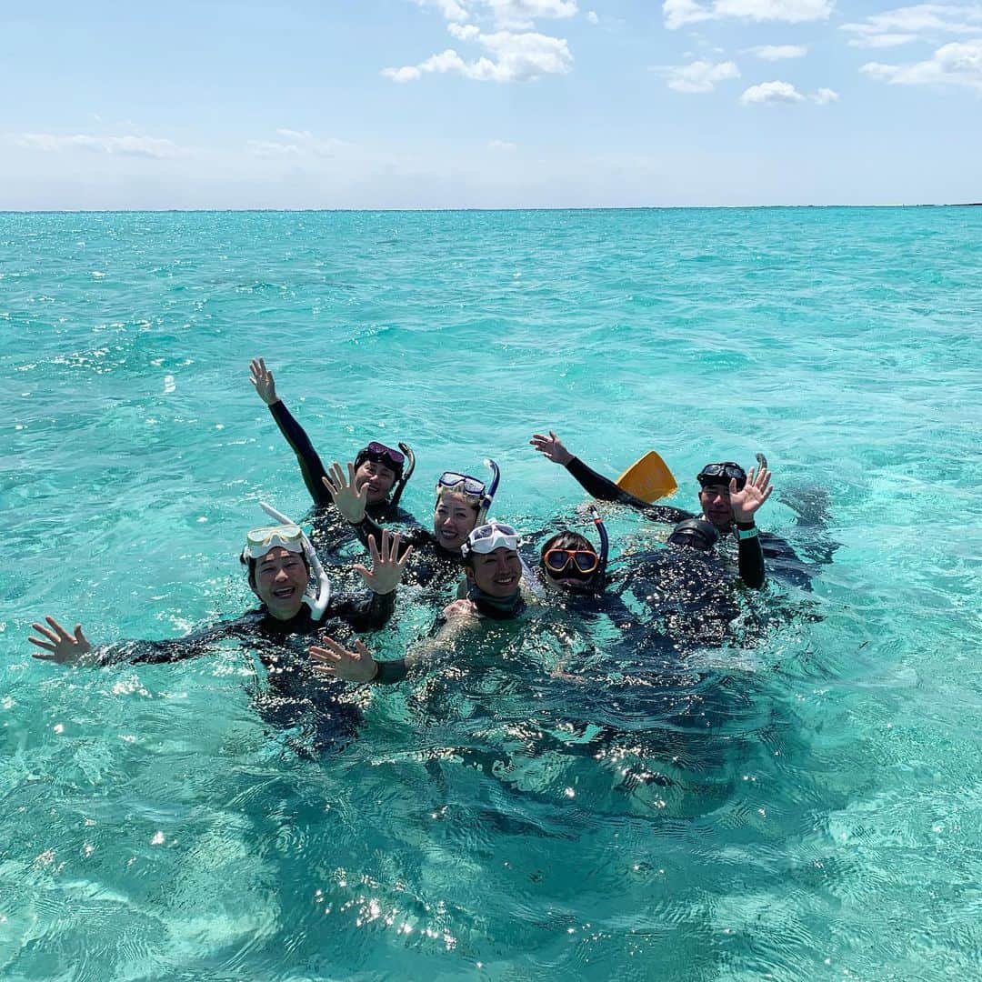 福田朋夏さんのインスタグラム写真 - (福田朋夏Instagram)「与論島ツアーご参加頂いた方々、ありがとうございました✨ 皆さんと一緒にヨロンブルーを堪能できた時間はとっても楽しかったです😊 また一緒に潜れる日を楽しみにしています🤍🤍🤍 @diveshop_truenorth @freediving_okinawa  #freediving #yoronisland #与論島 #diving」4月11日 15時26分 - tomoka_fukuda
