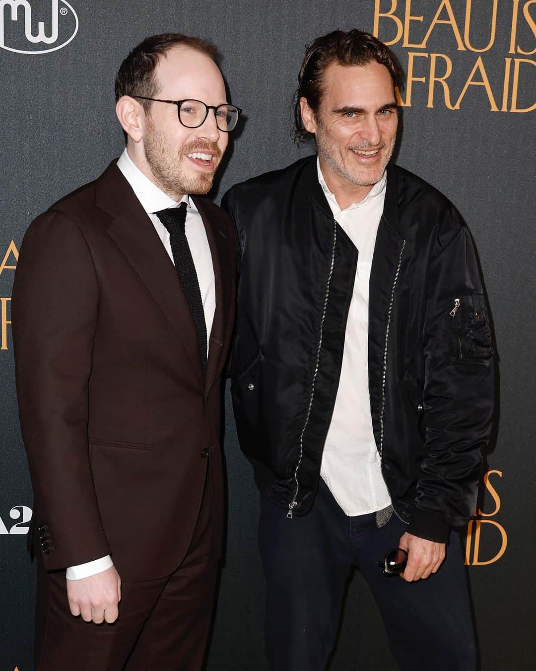 Just Jaredさんのインスタグラム写真 - (Just JaredInstagram)「Joaquin Phoenix is all smiles alongside director Ari Aster at the L.A. premiere of their new movie "Beau Is Afraid" alongside young actor Armen Nahapetian, who plays the teen version of his character. More cast photos on JustJared.com! #JoaquinPhoenix #AriAster #ArmenNahapetian #BeauIsAfraid Photos: Getty」4月11日 15時57分 - justjared