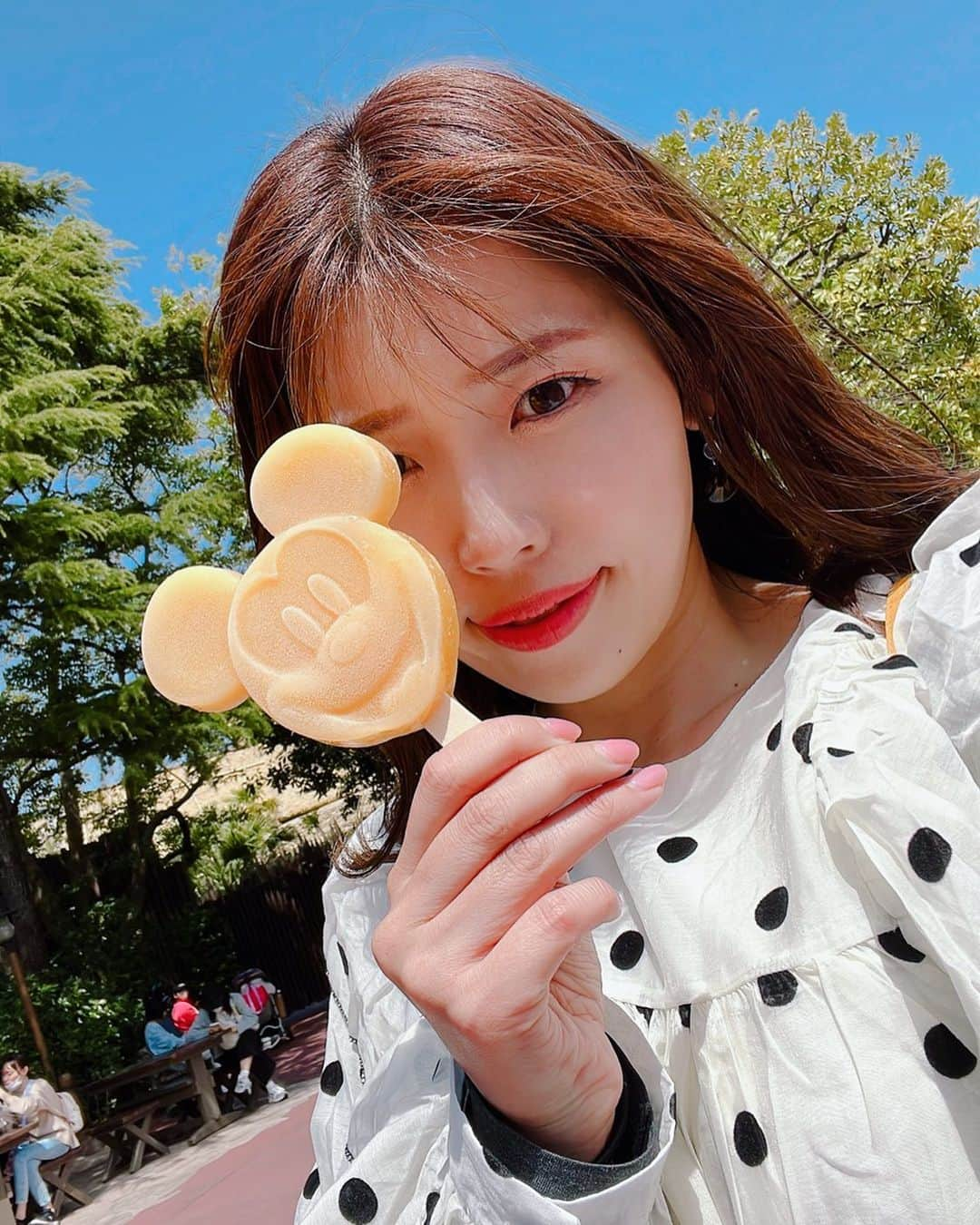 中村愛さんのインスタグラム写真 - (中村愛Instagram)「🐭♡ ・ ・ ・ 来てるぞーーー！！ #ディズニーランド   そう！ 今夜は生配信ではなく 新曲発表があるんですっ‼️👏  久しぶりの楽曲だー！ 第4段！ #パーマ大佐 ❌ #中村愛  9時にMV上がる予定です🥺‼️ #あいあいさーちゃんねる」4月11日 16時06分 - nakamuramura_ai