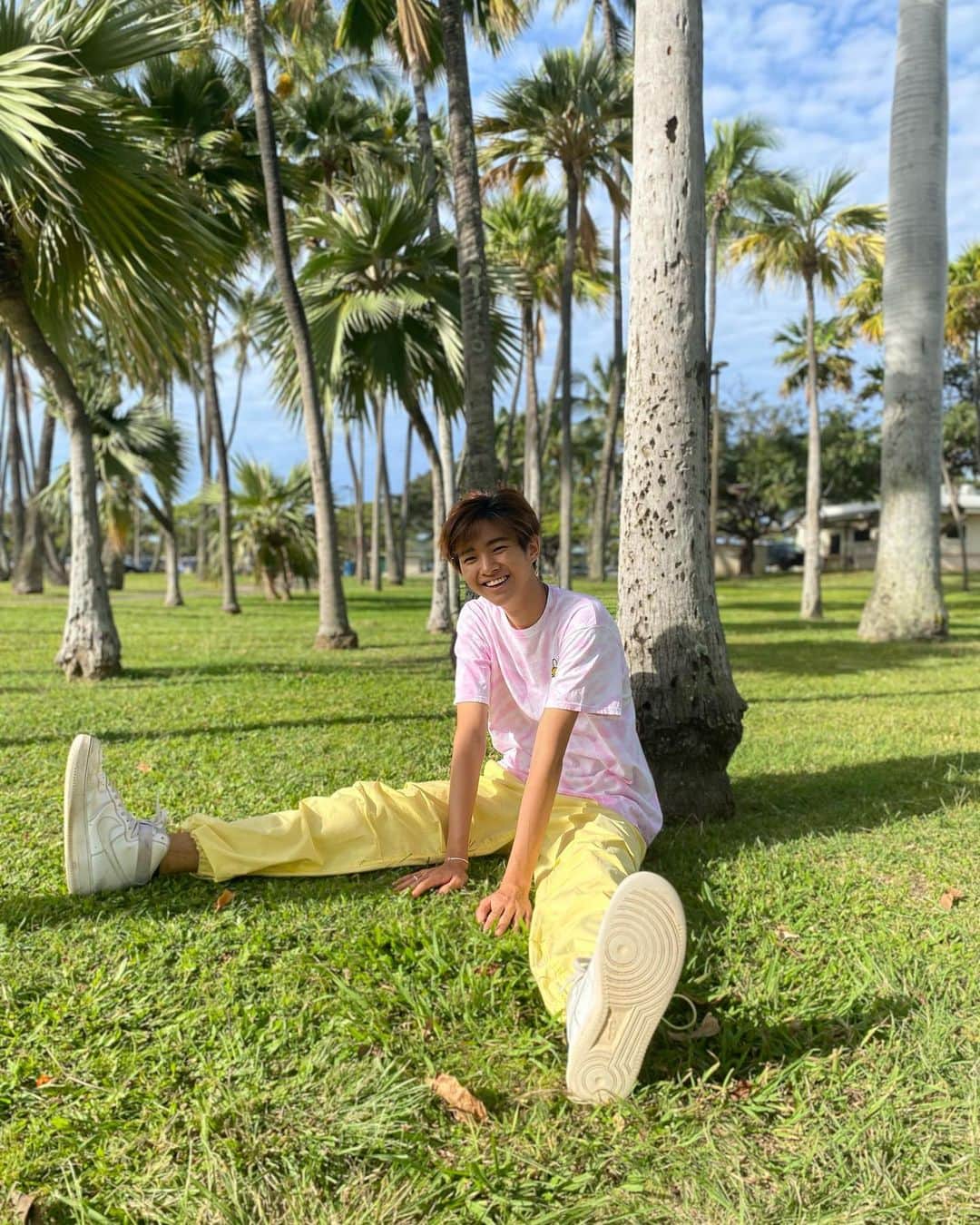 高澤笑大郎のインスタグラム：「Better days ahead🌸🌻☀️  #Crossingrain #xr #boyband #Hawaii #Oahu #Aloha #Music #Japan #Honolulu #Hilo #Kpop #Jpop #rap #singing #dance #have #courage #and #be #kind #ありのまま   @crossingrain  @xr_monarch  @xr_jorden  @xr_devin  @xr_iamasher」