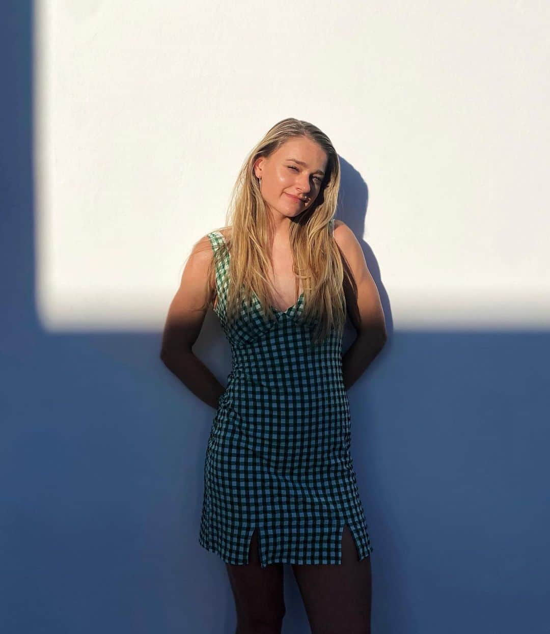 リサンネ・デ・ウィッテのインスタグラム：「Had to get the dress on the feed 👗💚」