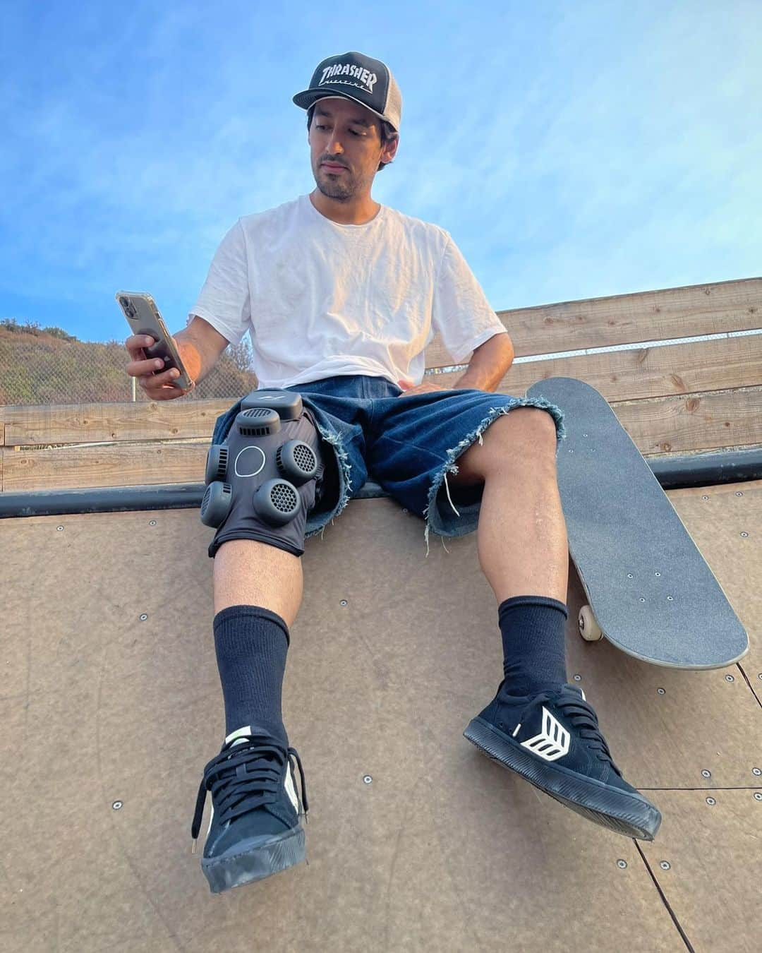 ケビン・ホーフラーさんのインスタグラム写真 - (ケビン・ホーフラーInstagram)「Thankful @hyperice 🤝🏽 #SkateboardingIsFun」4月12日 2時52分 - kelvinhoefler