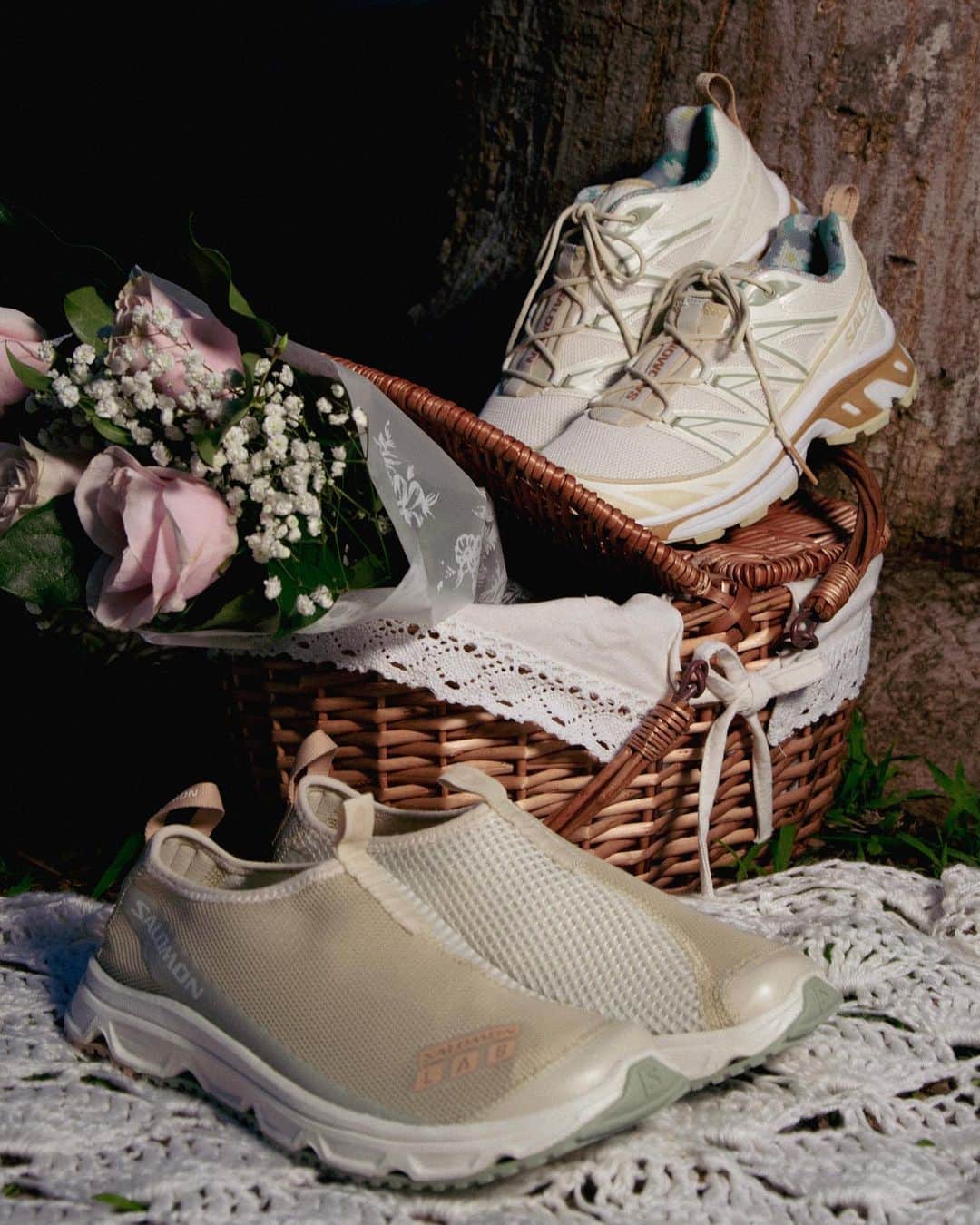 Nice Kicksさんのインスタグラム写真 - (Nice KicksInstagram)「Salomon dropped its Cottage Core Capsule today, including the Salomon XT-6 Expanse and the Salomon RX Moc. 👀🌸🧺 The capsule is an ode to all things soft and breezy ☁️💕💐   LINK IN BIO to cop 📲」4月12日 3時00分 - nicekicks