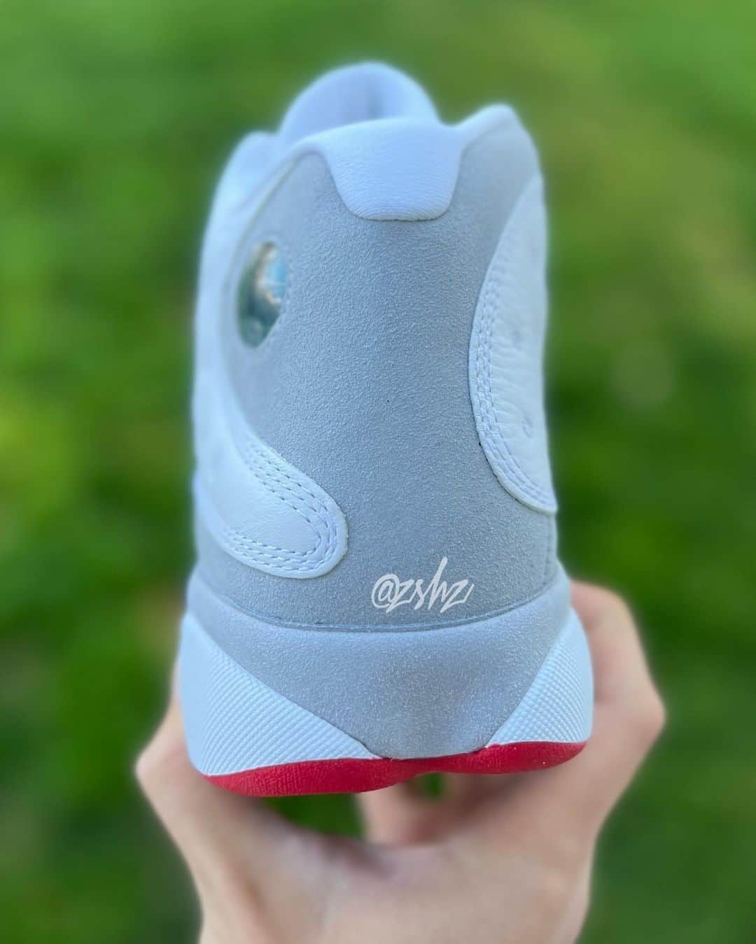 Sneaker News x Jordans Dailyさんのインスタグラム写真 - (Sneaker News x Jordans DailyInstagram)「FIRST LOOK: Air Jordan 13 "Wolf Grey" 🐺⁠ 🔥 or 🗑️!?⁠ ⁠ -⁠ Release Date: July 1st, 2023⁠ Retail: $210 USD⁠ LINK IN BIO for more info!」4月12日 3時01分 - jordansdaily