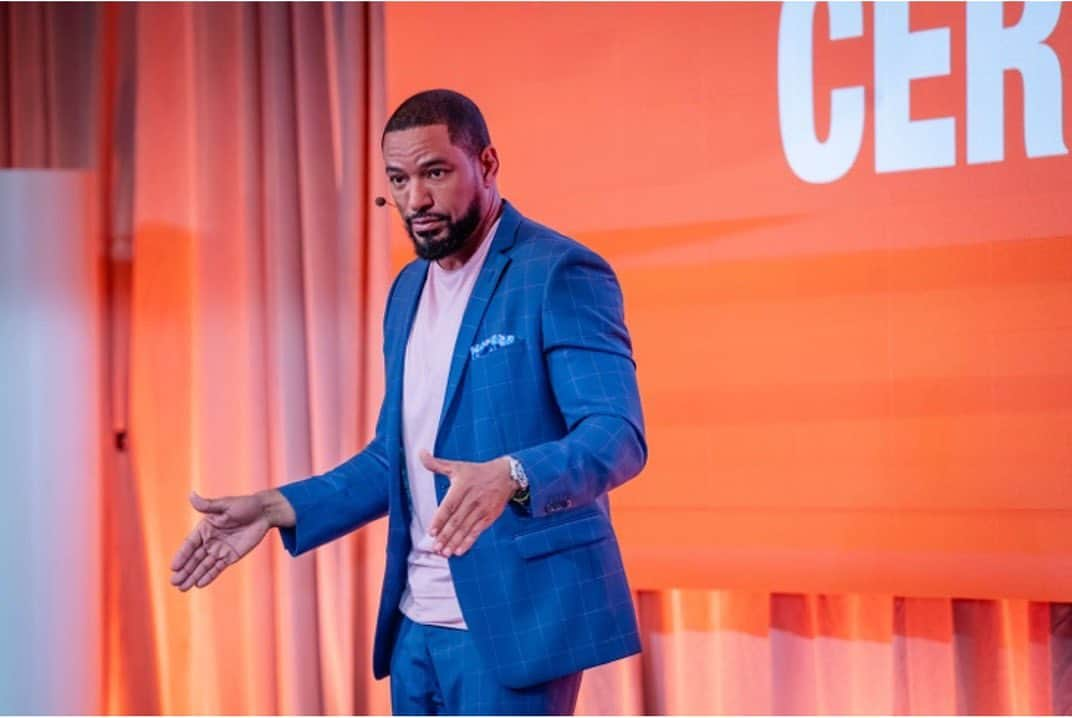 ラズ・アロンソのインスタグラム：「HBCU’s, last year’s Retool Your School Winners’ Announcement Ceremony was a blast — I know this year’s Award Celebration will be too! As an #HBCU grad, supporter and advocate of @retoolyourschool, I’m excited to see the 2023 grant and award winners. Good luck! #retoolyourschool #RYSawardscelebration #HBCUs」