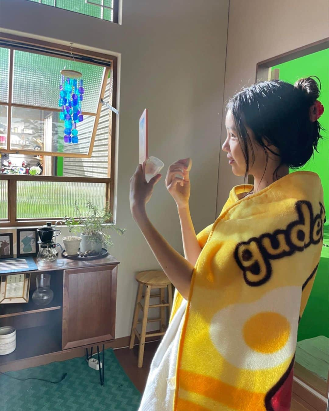 キム・イェウォンさんのインスタグラム写真 - (キム・イェウォンInstagram)「random comet in yellow 2 :)☄️🤍」4月11日 18時46分 - __kimyewon