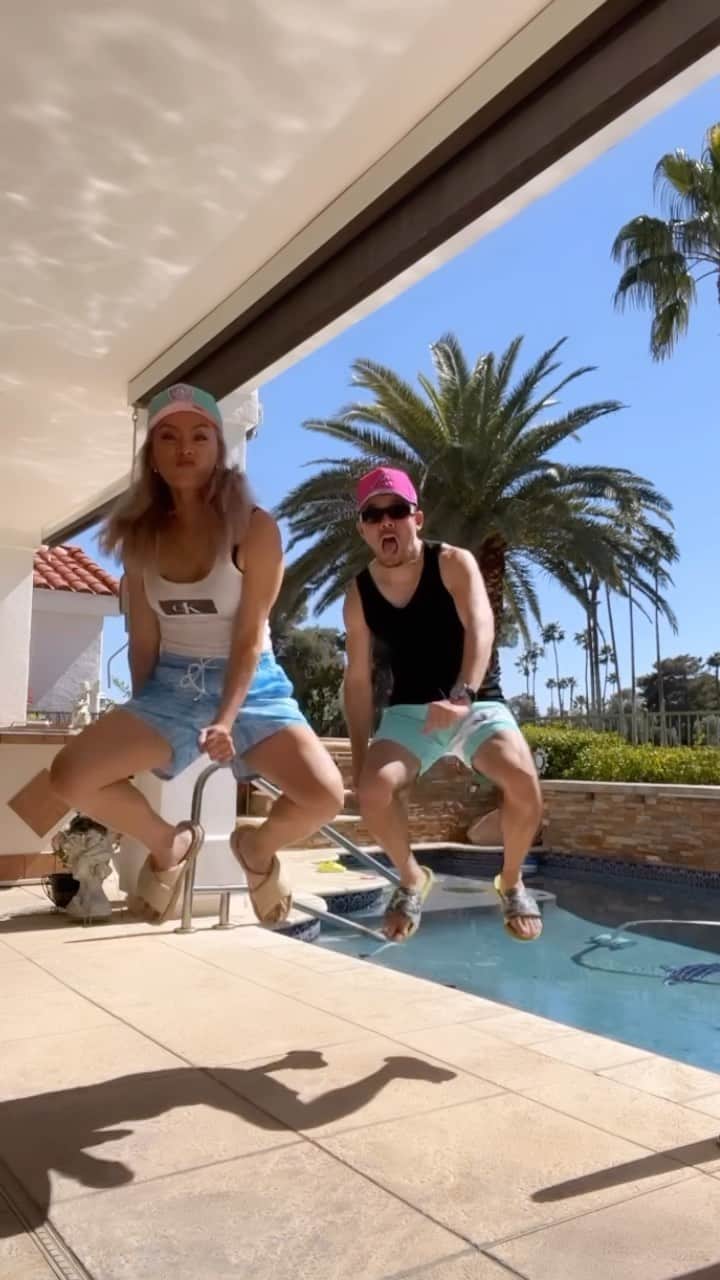 SONNYのインスタグラム：「with ma Gangsta Boo💪🏼  _____________________  🙋‍♀️ @mamizo.jpn  🎧 @icespice   #lasvegas #summerlin #ラスベガス #ラスベガス生活 #夫婦ダンス ##husbandandwife  #familydance」
