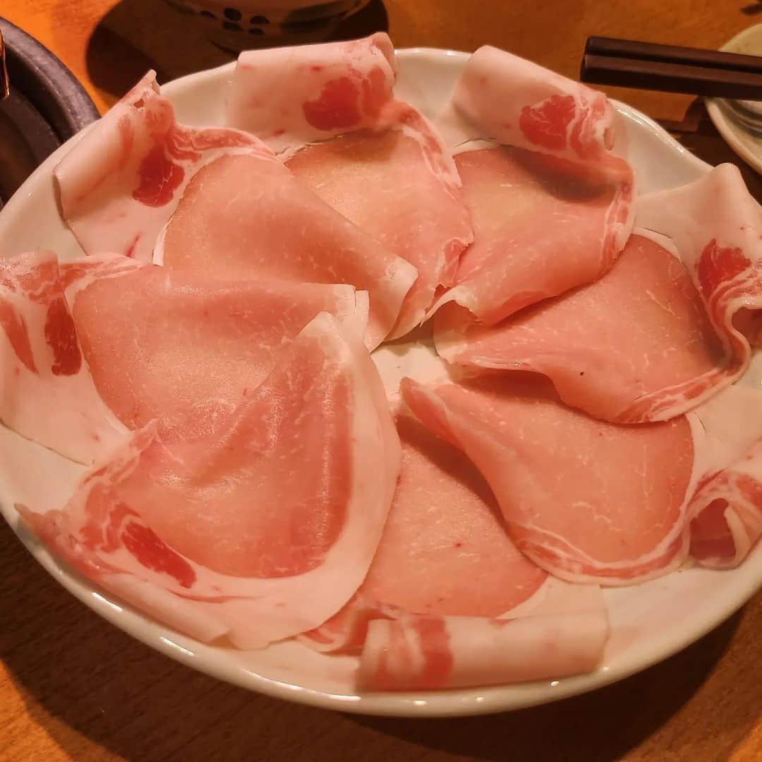 ソンジェ さんのインスタグラム写真 - (ソンジェ Instagram)「다이어트 하겠습니다 너무 커졌다데스」4月11日 18時40分 - kim_sung_je