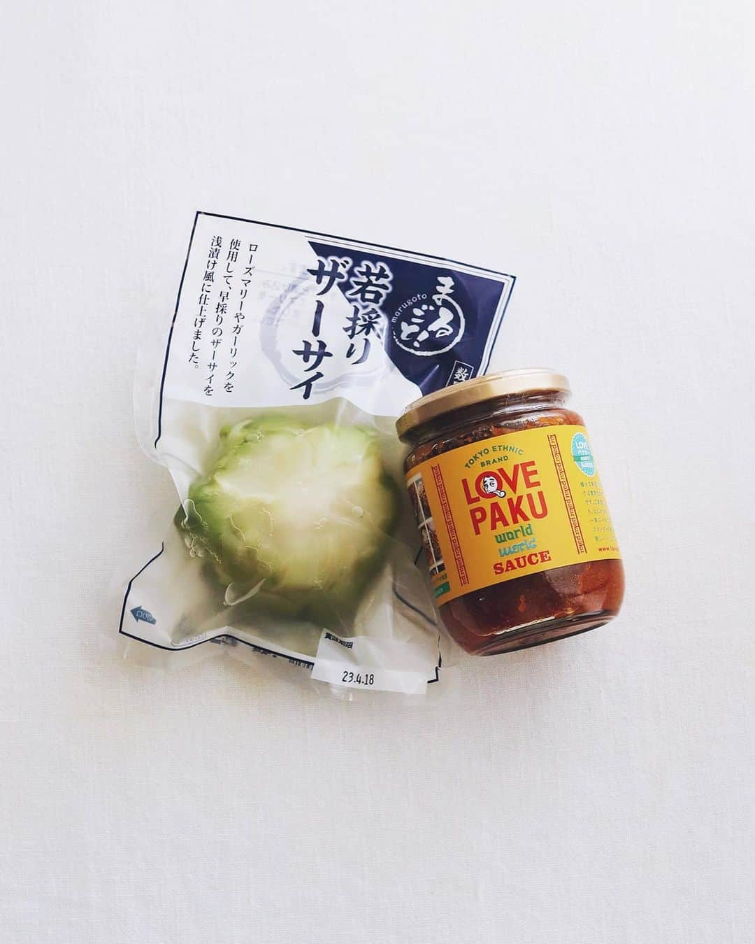 樋口正樹さんのインスタグラム写真 - (樋口正樹Instagram)「Love Paku Zhacai . 夜ご飯の前にちょっと一品、 ラブパク味のザーサイです。 めっちゃビールに合うやつ🍺 . 前回作ったメンマもですが 塩分けっこうありますから 多くても１日５枚までよー🤗 . 明日はコレを細かく刻んで 餃子の餡に加えて焼く予定。 たぶんぜーったい美味しい🥟 . @lovepakusauce . . . #新商品情報 #商品開発部 #ラブパク #LOVEPAKU #ザーサイ #若採りザーサイ #ザーツァイ #搾菜 #商品開発 #新商品 #おつまみ #酒が進む #北野エースで購入 #zhacai」4月11日 18時53分 - higuccini