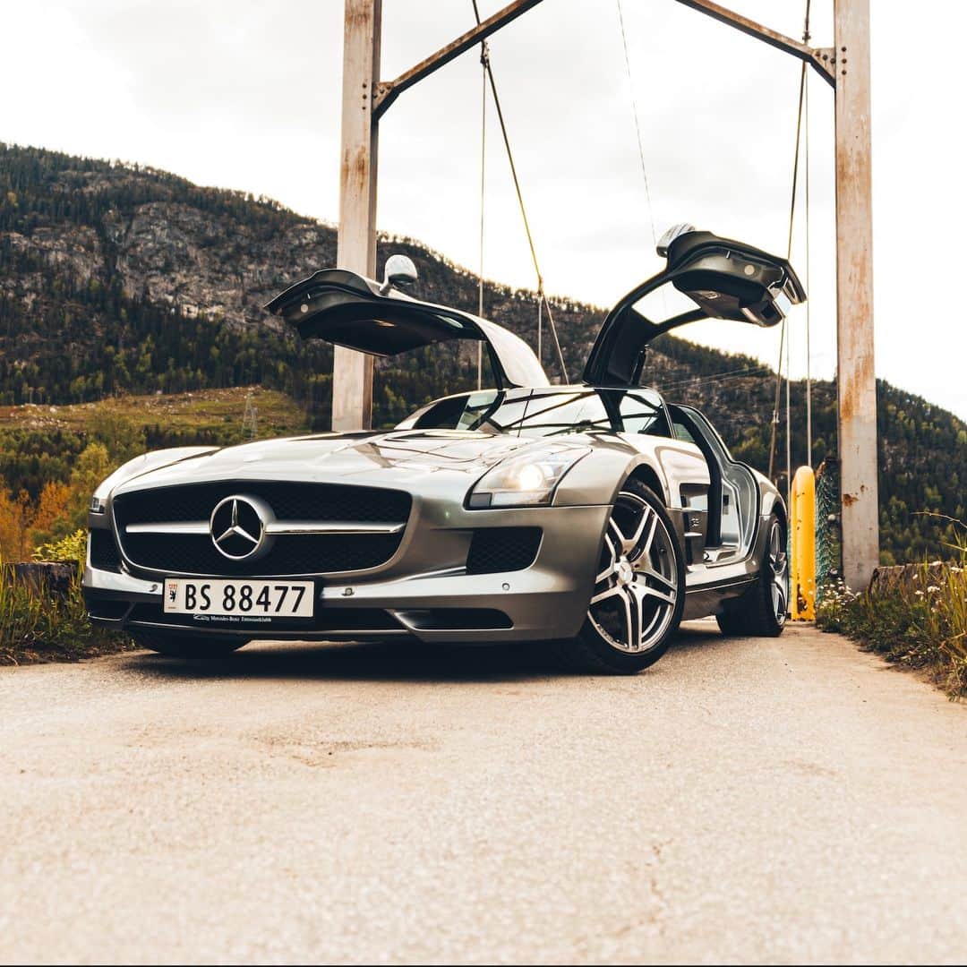 Mercedes AMGのインスタグラム：「Some things just don't need an introduction.  📸 @haakonz  #MercedesAMG #AMG #AMGLife #AMGTrust #AMGClassics」
