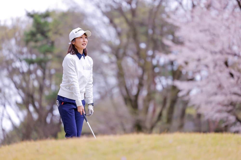 かとうれいこさんのインスタグラム写真 - (かとうれいこInstagram)「桜綺麗でしたー🌸  プロカメラマンさんに撮っていただいたお写真✨  @manacamera55_golf  #さすがです #写真キレイ #ありがとうございます  #桜 #ゴルフ #笑ってる」4月11日 19時02分 - katoreiko_official