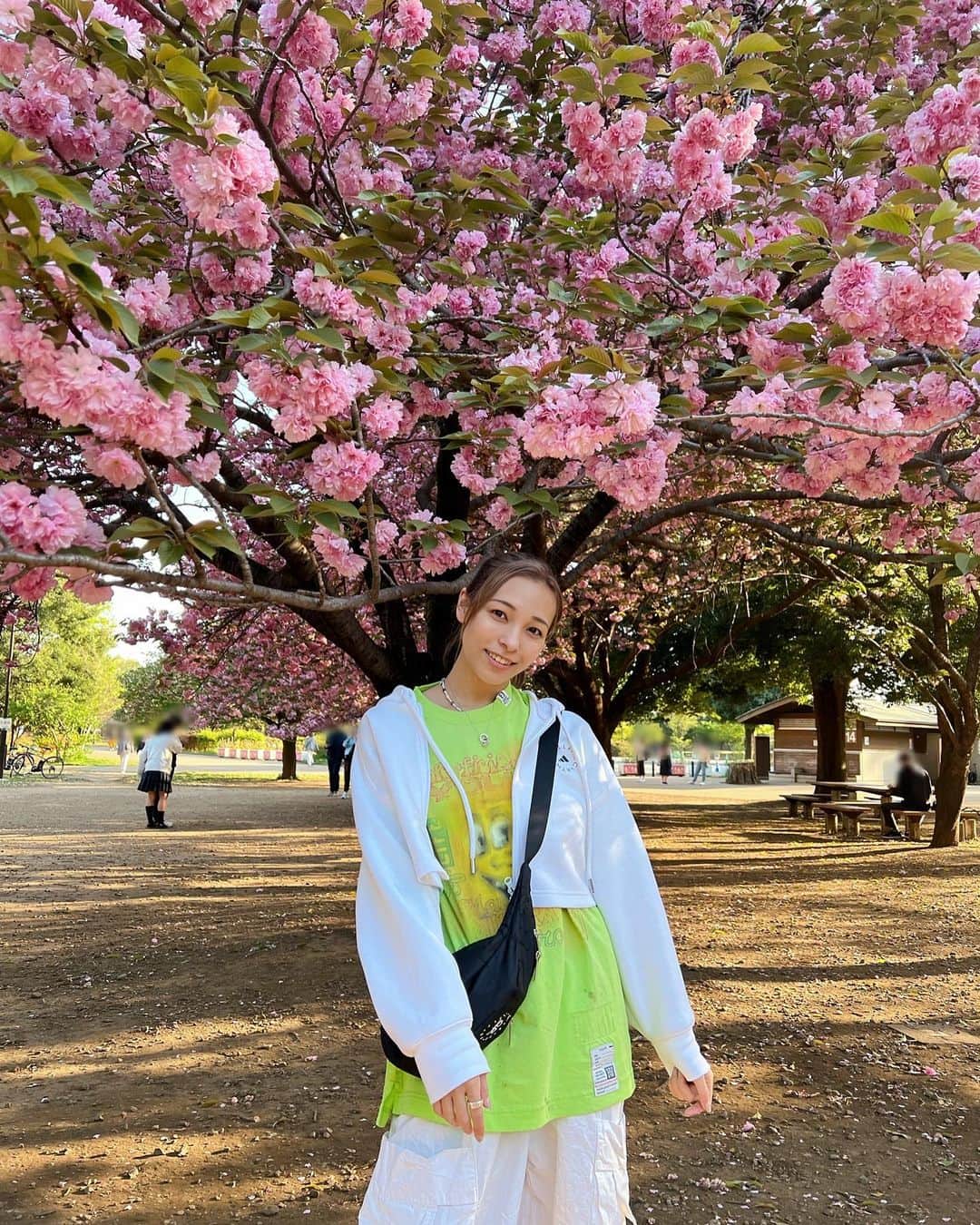 ジェニーのインスタグラム：「🌸🌸🌸」