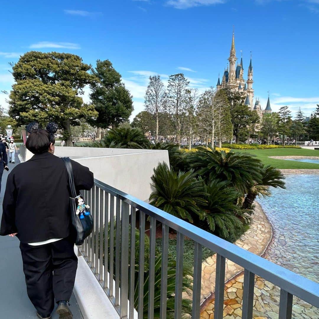 みっきーさんのインスタグラム写真 - (みっきーInstagram)「Tokyo Disneyland  この前インしたときのまとめて📮  40周年もめっちゃ盛り上がりそうでわくわくが止まらない…！    #disney #disneyland #tokyodisneyland #tokyodisneyresort #ディズニー #ディズニーランド #ディズニーリゾート #東京ディズニーランド #東京ディズニーリゾート #ディズニーポートレート」4月11日 19時55分 - mikkichannel
