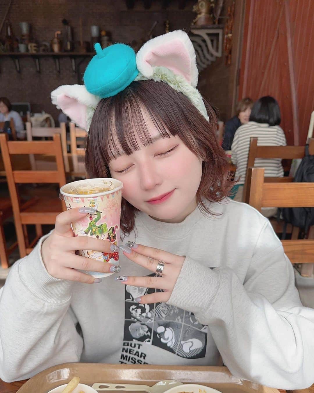 栞麗さんのインスタグラム写真 - (栞麗Instagram)「🐈」4月11日 20時06分 - salt__.xx