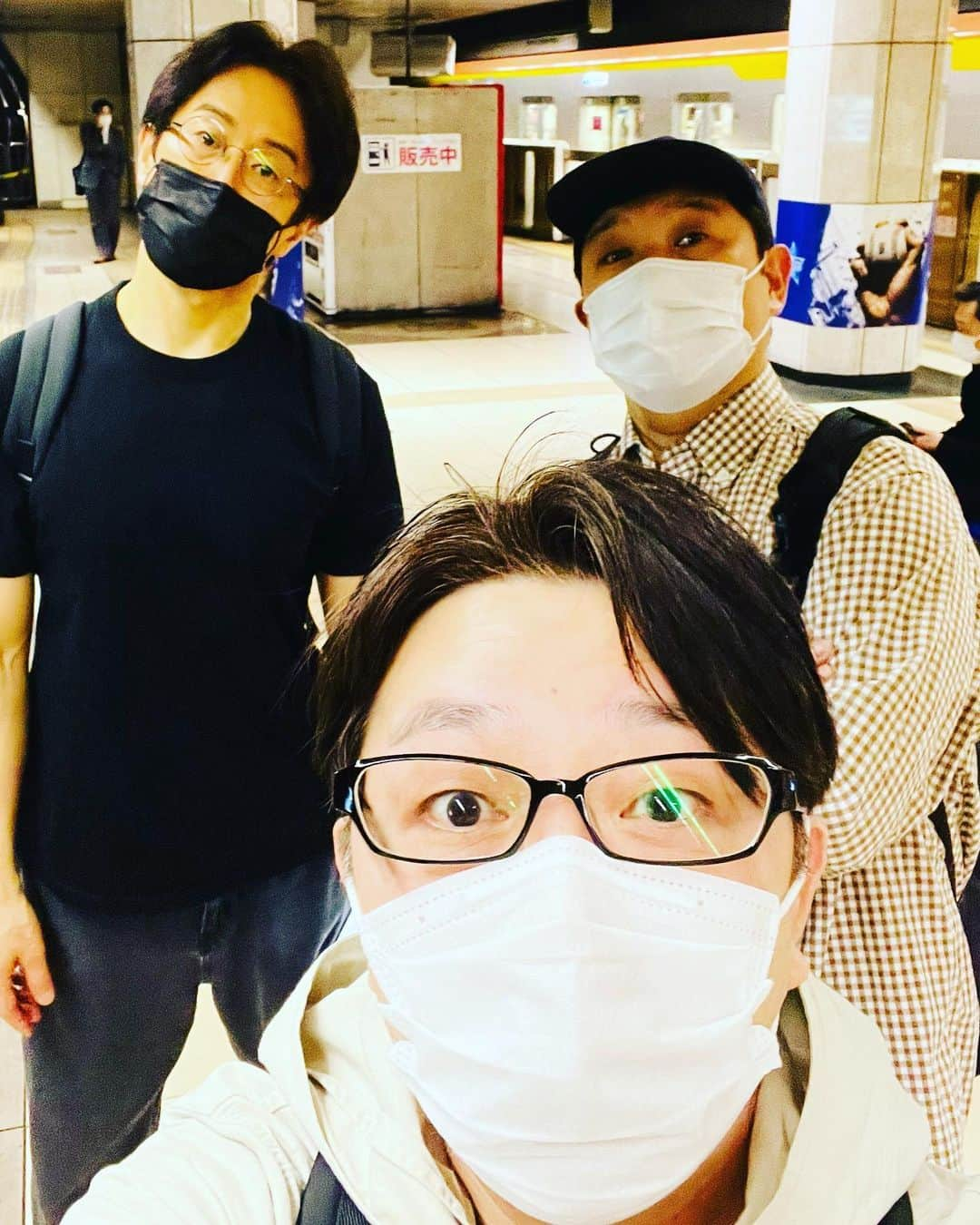 辻本耕志さんのインスタグラム写真 - (辻本耕志Instagram)「2日目も無事に終演。ご来場くださった皆様、ありがとうございました。 明日は昼夜2回。家帰って出来るだけ休む！ 劇場で会いましょう。 #シアターコントロニカ　#回廊」4月11日 20時09分 - tsujimotokouji