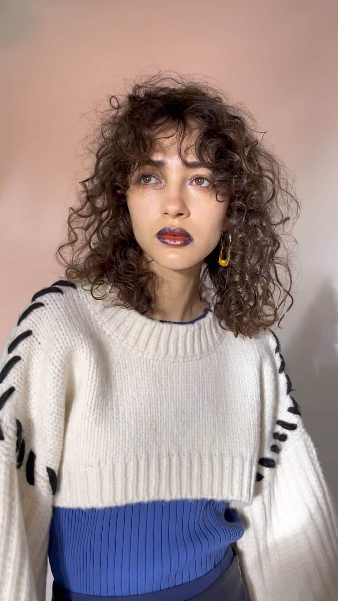 AULA AILAのインスタグラム：「SHOOTING . . 2023 FALL & WINTER COLLECTION  Photographer @jameen   @jameen_life  Hair make @uenochika  Model @janecrank   thank you!」