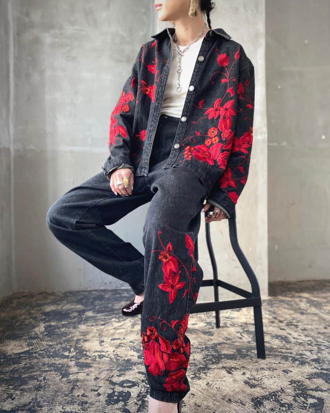 Chief used&vintageのインスタグラム：「“1990s Embroidered Black Denim Set Up” (Thank you SOLD)」