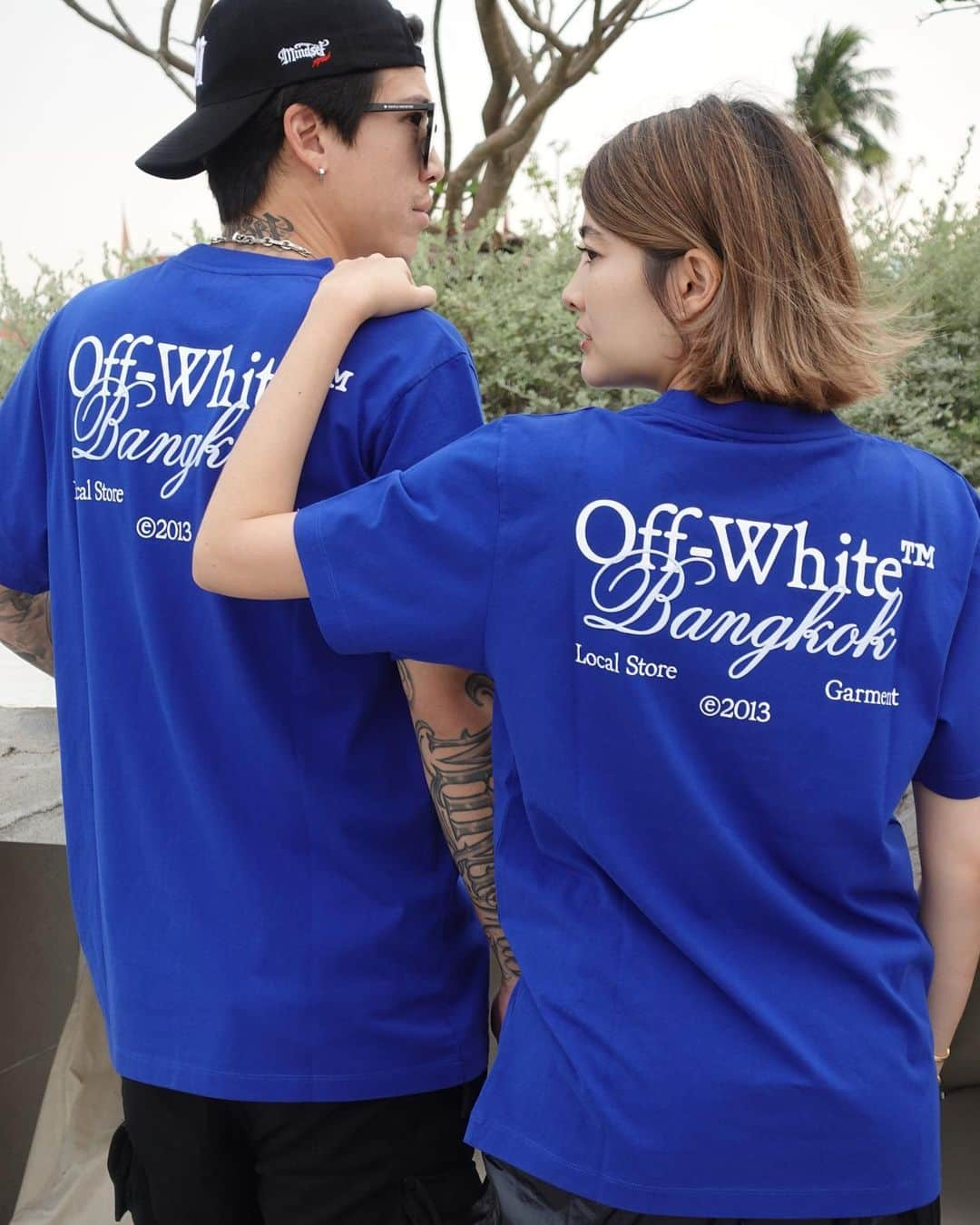 マギー・ラースリー・バーレンシエガーさんのインスタグラム写真 - (マギー・ラースリー・バーレンシエガーInstagram)「Off-White™ ลิมิเตดแคปซูล “BANGKOK” City Garment ที่ออกแบบในสีน้ำเงินอัตลักษณ์ใหม่จากแบรนด์ พร้อม สกรีนฟร้อนท์บางกอกสุดเอ๊กคลูซีฟ วางจำหน่ายในวันที่ 12 เมษายน นี้.  Discover more at Line Official Account (@) offwhitebangkok  #OffWhite #OffWhiteBangkok #OffWhiteSS23 #BangkokCityGarment @off____white」4月11日 20時29分 - margie_rasri