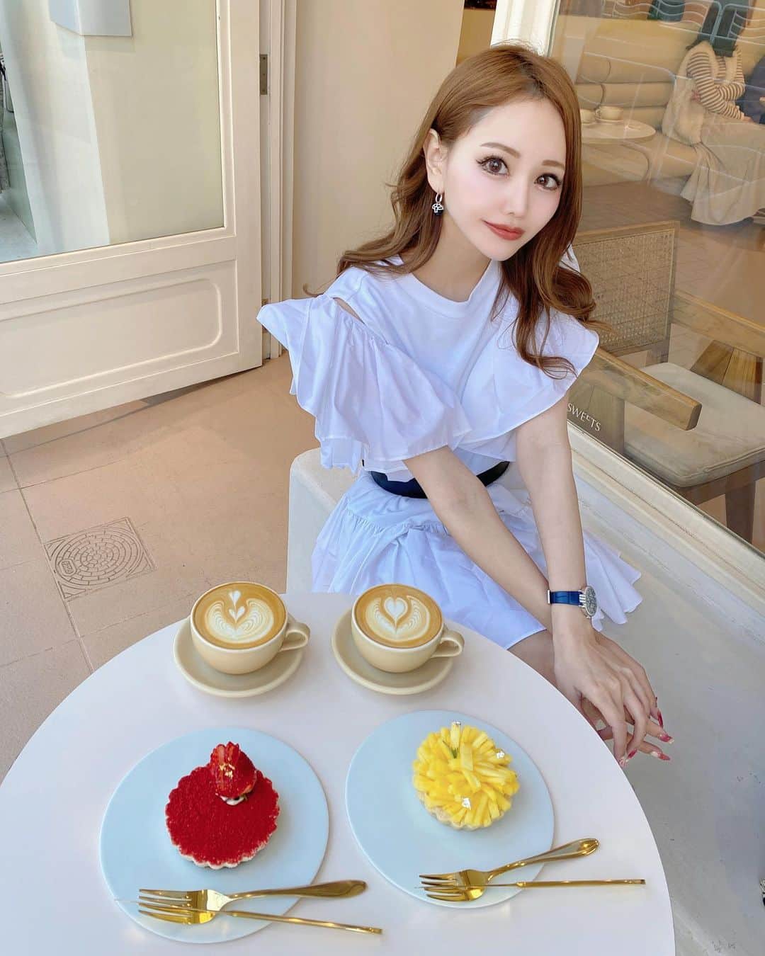 のインスタグラム：「清澄白河さんぽ🫧 小麦粉・動物性食材フリーのカフェ☕️  パイナップルのタルトって初めて食べた🥰❤️ 甘いもの苦手だけどタルトは好き❤️  . #poshraw #ロースイーツ」