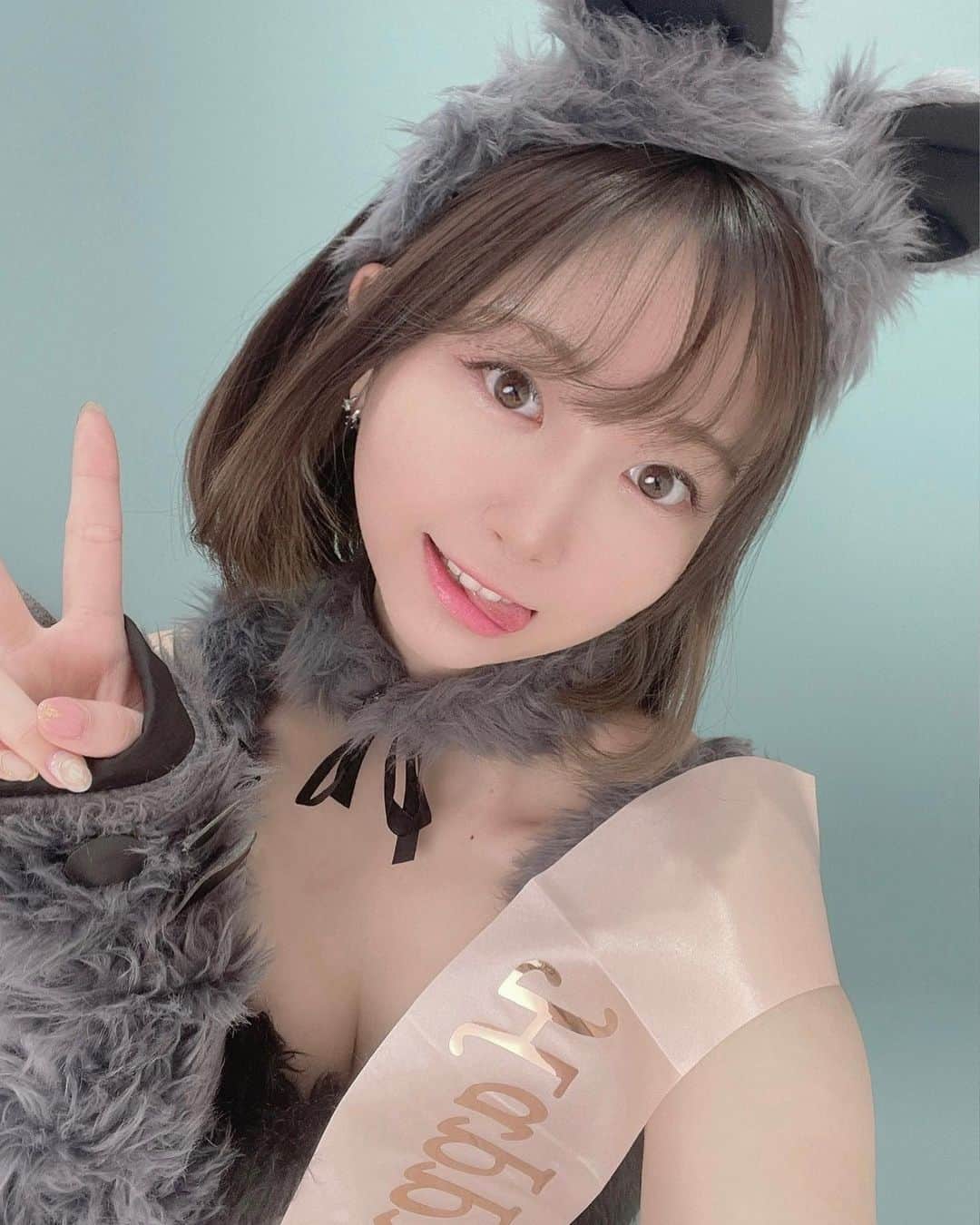 大崎菜々子のインスタグラム：「・ 誕生日迎えました🎂🎉  たくさんのお祝いありがとうございます💗  お仕事頑張ります☺️  今週お知らせもあるよ✩°｡⋆⸜(* ॑꒳ ॑* )⸝  #happybirthday #birthdaygirl #誕生日 #4月 #cosplay #cosplayer #l4l」