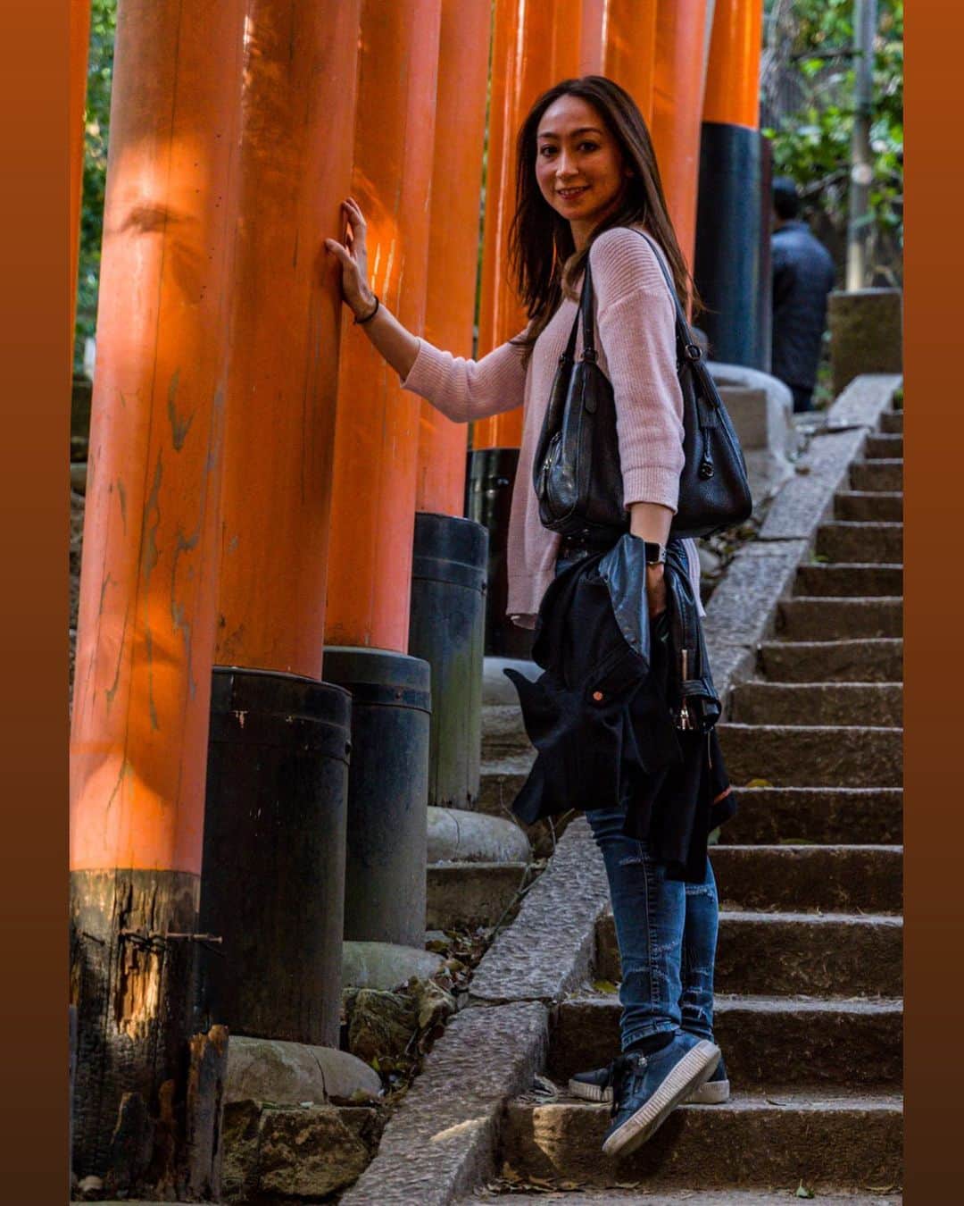 キャシー・リードのインスタグラム：「Strength is looking back and seeing what you have been through and knowing you were strong enough to make it through… 📸 @saulius.a」