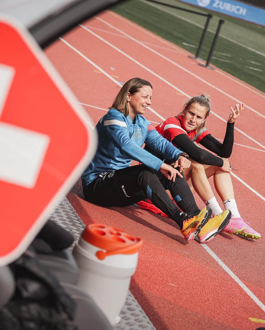 Ana Maria Crnogorcevicさんのインスタグラム写真 - (Ana Maria CrnogorcevicInstagram)「Game day 🇨🇭vs 🇮🇸 💪 LFG  also some pictures from the last couple days here at camp!  #easter #painting #coaching #licence #training」4月11日 20時55分 - ana_crnogorcevic