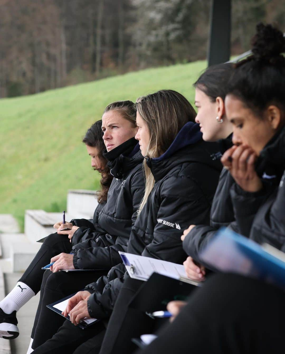 Ana Maria Crnogorcevicさんのインスタグラム写真 - (Ana Maria CrnogorcevicInstagram)「Game day 🇨🇭vs 🇮🇸 💪 LFG  also some pictures from the last couple days here at camp!  #easter #painting #coaching #licence #training」4月11日 20時55分 - ana_crnogorcevic