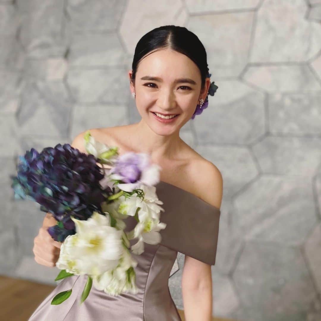 石坂友里さんのインスタグラム写真 - (石坂友里Instagram)「@tokyokaikan_wedding  @takamibridal_costume  会場もドレスもとーっても素敵すぎる撮影でした🐰🤍⛪️  넘넘 이쁜 촬영였어요 🤍🤍」4月11日 21時13分 - yuri.d