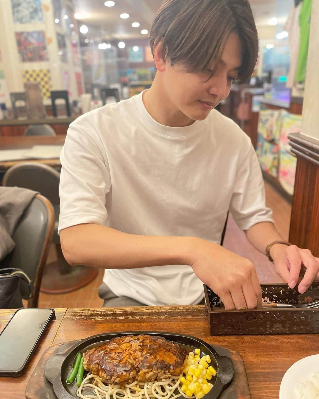 舘野将平さんのインスタグラム写真 - (舘野将平Instagram)「運動後の🍺と🥩は最高。 with コウヘイサン(兄)  #野球 #バッティングセンター #兄弟 #YouTube #肉スタグラム」4月11日 21時08分 - shohei_tateno_921