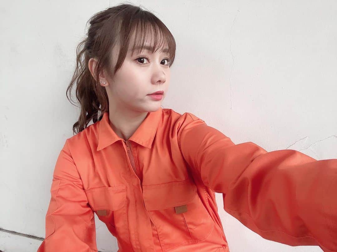 松本慈子のインスタグラム：「* 舞台『アカボシ』のビジュアル撮影でした🧡 すんごくオレンジ☺️笑  6月1日(木)～6月4日(日)は千種文化小劇場でお待ちしています！」