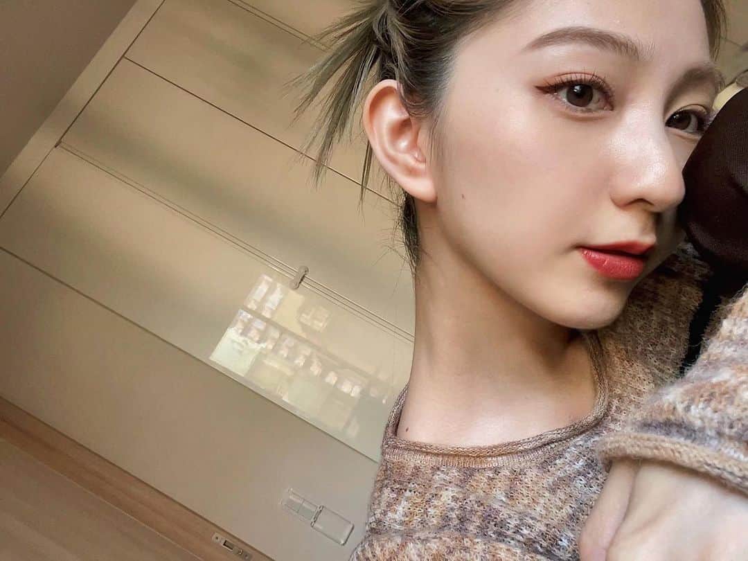 松尾 瞳のインスタグラム：「珍しく横〜🦜」