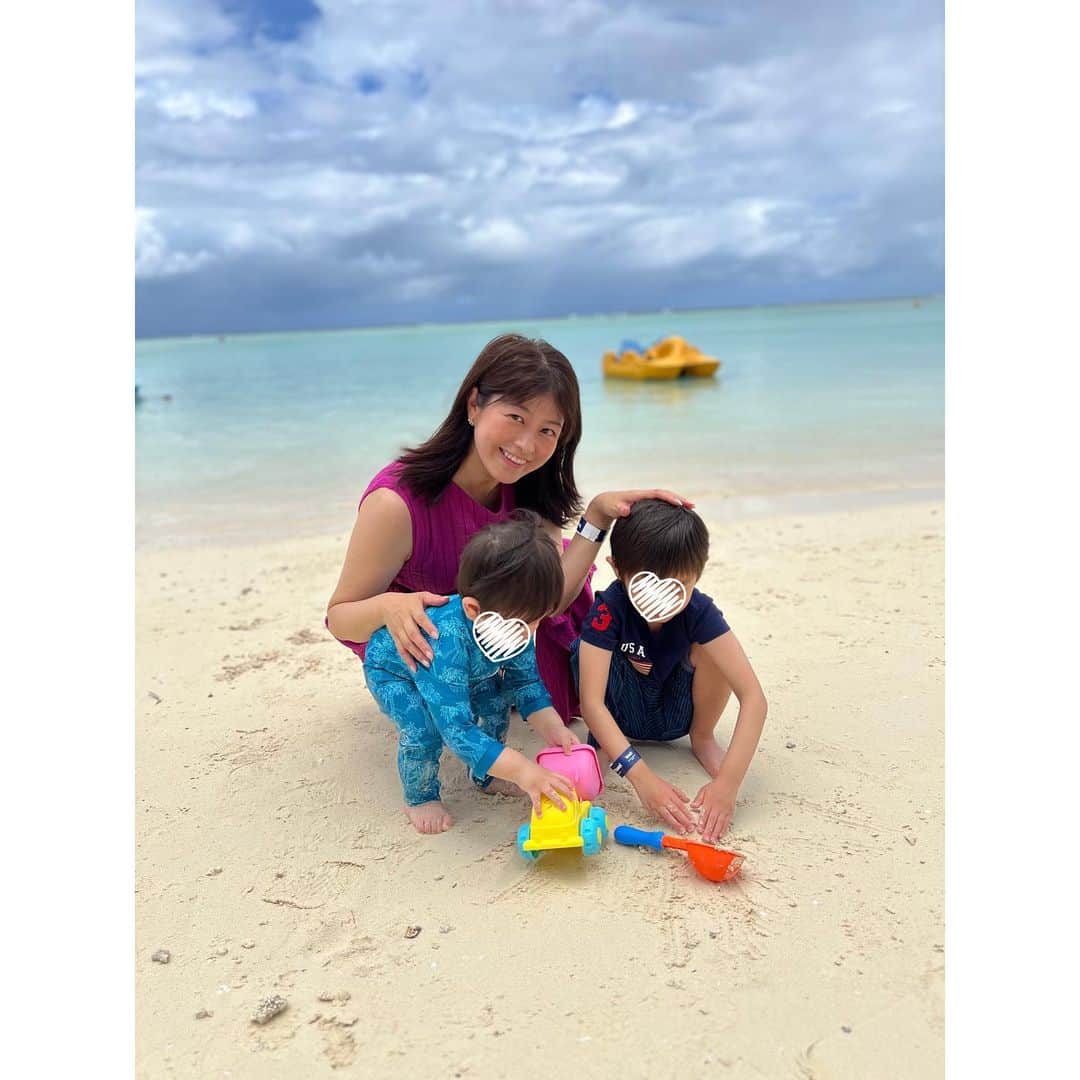 森麻季さんのインスタグラム写真 - (森麻季Instagram)「✈️  久々の海外 時差、飛行時間が子連れに優しいグアムに行きました  ホテルのプール、その前の海だけで子どもたちは大満足 グアムはこのこじんまり感も魅力ですね  今回は　#デュシタニグアム にステイしました 4月から星野リゾートさんもオープンしたらしくそちらも気になります  #グアム #グアム旅行 #子連れ旅行 #海外旅行 #guam #dusitthaniguam #4歳 #1歳2ヶ月」4月11日 21時18分 - maki.mori_m