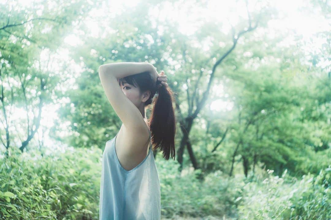 haru wagnusのインスタグラム：「find the warm green  ㅤㅤㅤㅤㅤㅤㅤㅤㅤㅤㅤㅤㅤ ㅤㅤㅤㅤㅤㅤㅤㅤㅤㅤㅤㅤㅤ ㅤㅤㅤㅤㅤㅤㅤㅤㅤㅤㅤㅤㅤ だんだん暖かくなってきてて、もう初夏を期待しつつある。そろそろ自然の中に入って撮影していきたいな。 ㅤㅤㅤㅤㅤㅤㅤㅤㅤㅤㅤㅤㅤ ㅤㅤㅤㅤㅤㅤㅤㅤㅤㅤㅤㅤㅤ #summilux35mm」