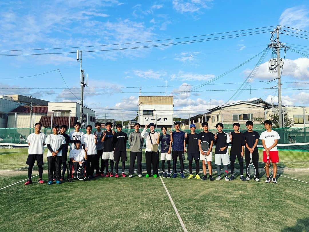 atagiさんのインスタグラム写真 - (atagiInstagram)「故郷神島高校ソフトテニス部のみんなとお写真。みんなかわいくていい子すぎました。青春すぎ頑張れ〜！」4月11日 21時22分 - atagi__acc