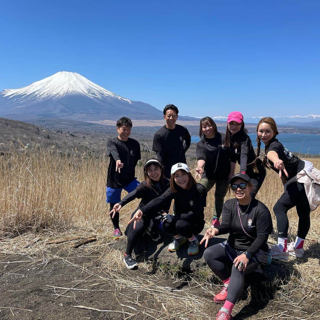 mizuのインスタグラム：「山中湖スパルタンレース練習会🔥🔥🔥 @3776d   アップダウン⛰がきつかったけど、山から降りた所が神奈川県の境🤣  山中苦しかったけど、仲間と笑いに変えて、たどり着いた先は絶景を見渡せた🗻🌸  スパルタン練習は、今までレースで成功したことがないツイスターが攻略できた🥹 黒木瞳はレベルアップしたw‼️  どんな試練も笑いに変えるみんなが好きだ‼️😆 最後の檀れいさんの「登ったけど降りれなくなっちゃったぁ」が、可愛すぎて困る🤣🤣🤣 @yukarindeshu  「おかあさーん！！！」って叫んでた令和生まれのアラフォー🤣🤣🤣  5/21（日） 第二弾山中湖スパルタン練習会 参加者募集中‼️ @3776d   5/27 ドイツ村スパルタンレースも 破茶滅茶なTEAM MIZUになることでしょうwww  TEAM MIZUで参加したい方 絶賛お待ちしてます❣️ DMください☺️  #スパルタンレース #スパルタンレーストレーニング  #spartanrace」