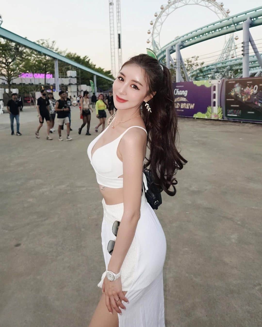 のインスタグラム：「2023 ULTRA TAIWAN終於要來了💖 無敵期待阿曼曼神降臨！因為BA一直說他超厲害🤩 能跟BA一起享受在電子音樂的天堂真的很幸福也很開心！  今年2023 ULTRA TAIWAN 的陣容超豪華 ✔️NICKY ROMERO✔️AFROJACK✔️ARMIN VAN BUUEEN✔️MARTIN GARRIX 勢必一定要到現場聽呀！  活動名稱：2023 ULTRA TAIWAN 活動日期：2023/04/16 活動地點：台北大佳河濱公園 票券種類：GA / PGA / VIP 票券熱賣中  現在來抽獎給你們！ 抽獎🎁禮物： ULTRA:官方周邊大禮包 明天晚上8：00抽！  只要 ✔️追蹤 @ultrataiwan 和我 @love_ritakao ✔️按讚此貼文 ✔️每次都是留言都標記一個最想一起RAVE的朋友！ 可以重複留言Tag不一樣的朋友 中獎機會更高🌟🌟🌟  #2023ULTRATAIWAN #ULTRATAIWAN」