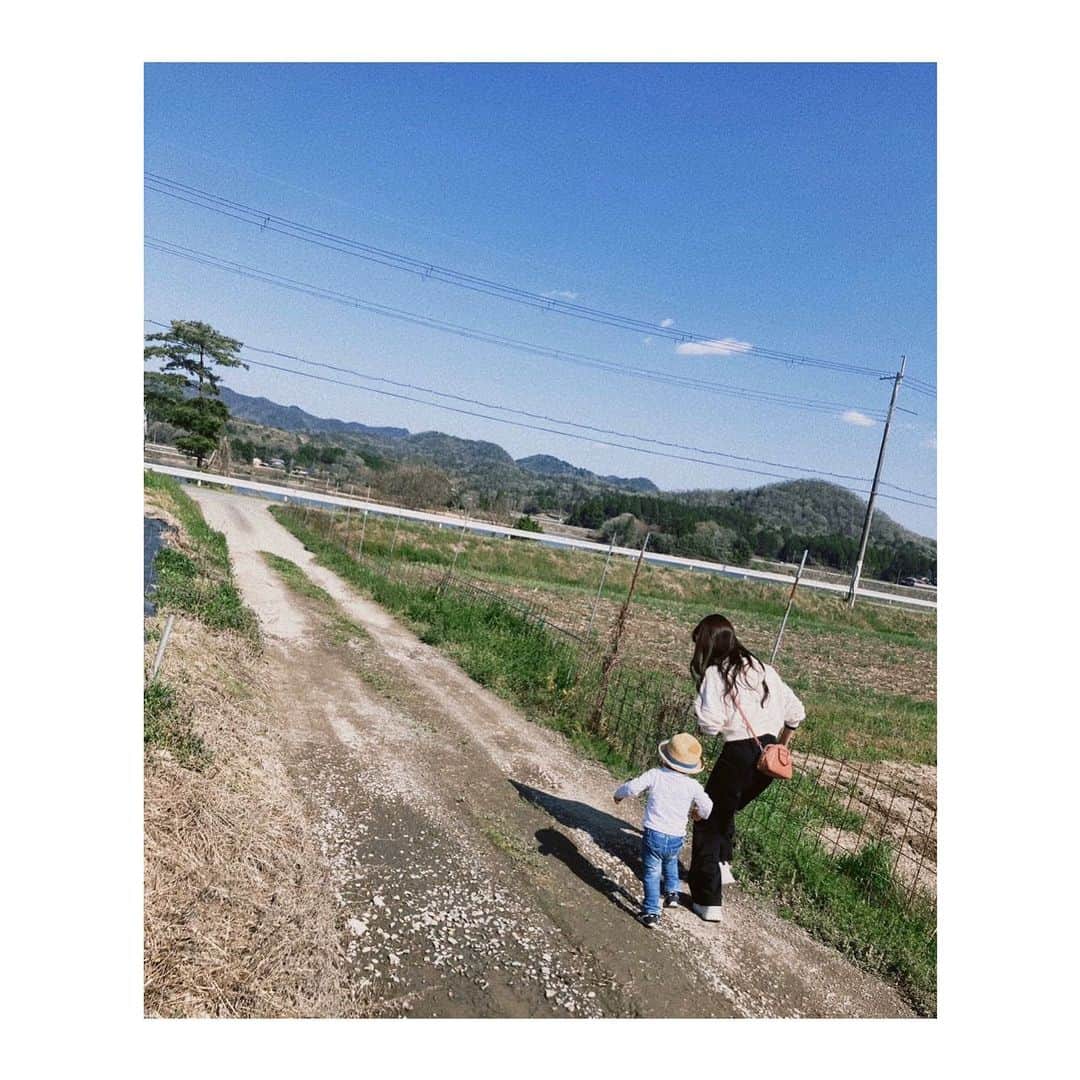 愛聖りさのインスタグラム：「. 孫と過ごす春🍓 . #ハッピーな休日」