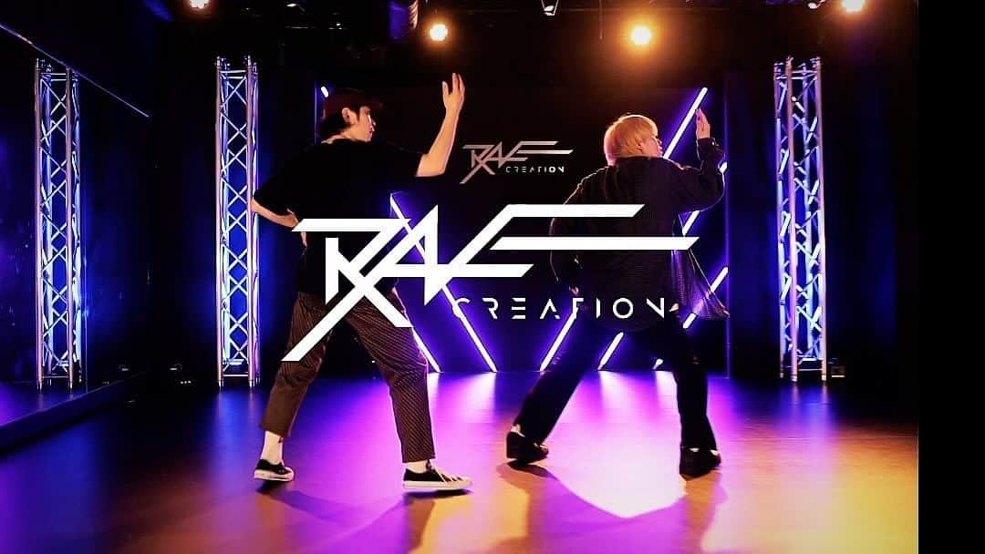 野田真哉のインスタグラム：「@rave_creation_  ・ ・ ・ @michirou_yoshimura くんとのコラボクラス！ きてくれたみんなありがとう！ みんな素敵でした🍂 また機会があればやりたい！ みちくんありがとうございました🔥 ・ ・ ・ @tokyocritters.info / KAGEROU ・ ・ ・ #tokyocritters #zin #kagerou #nagoya #dance #dancer #choreography #ravecreation #hiphop #rb #dancevideo #shinya_noda_」