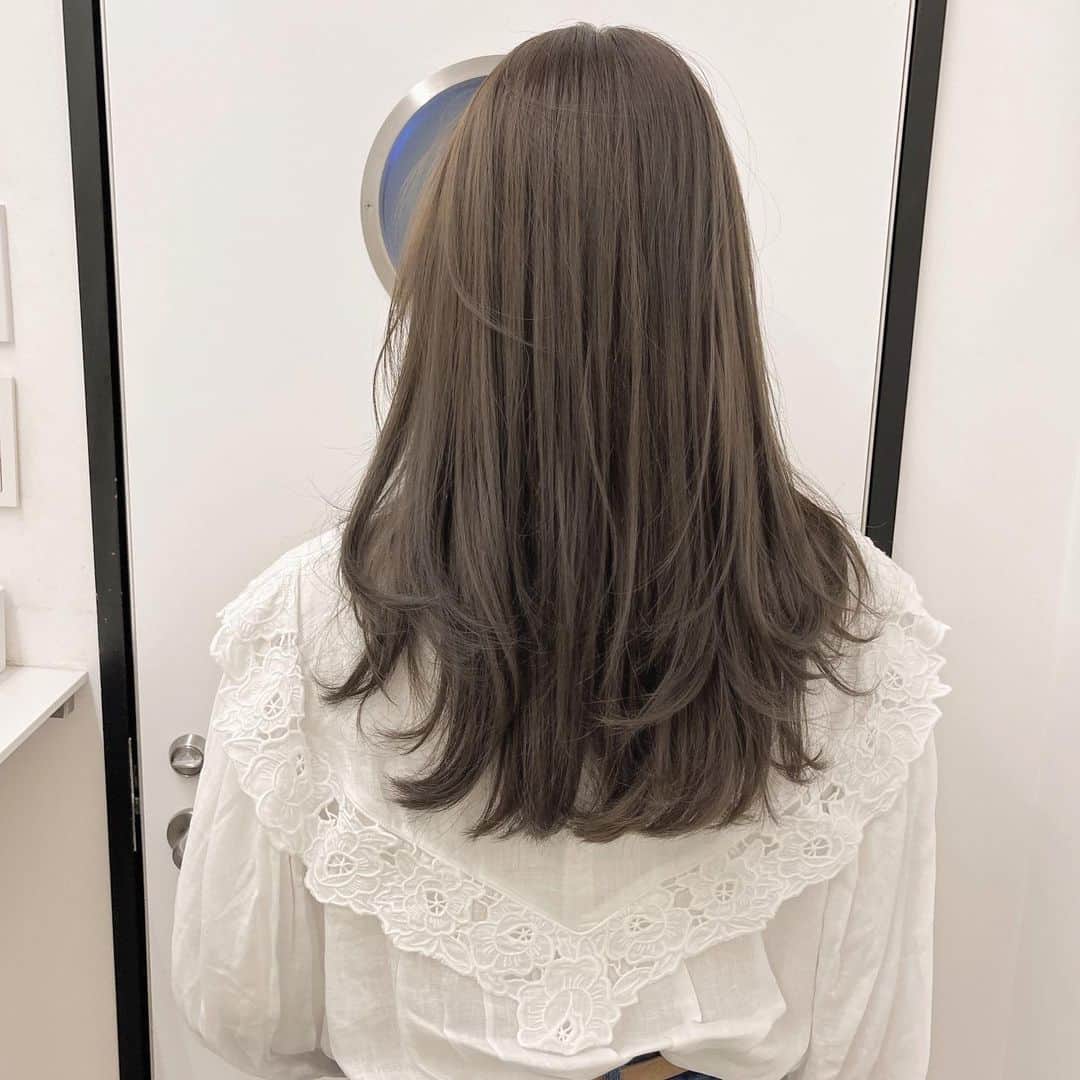 佃加菜さんのインスタグラム写真 - (佃加菜Instagram)「olive gray ✿」4月11日 21時46分 - tsukuda_kana
