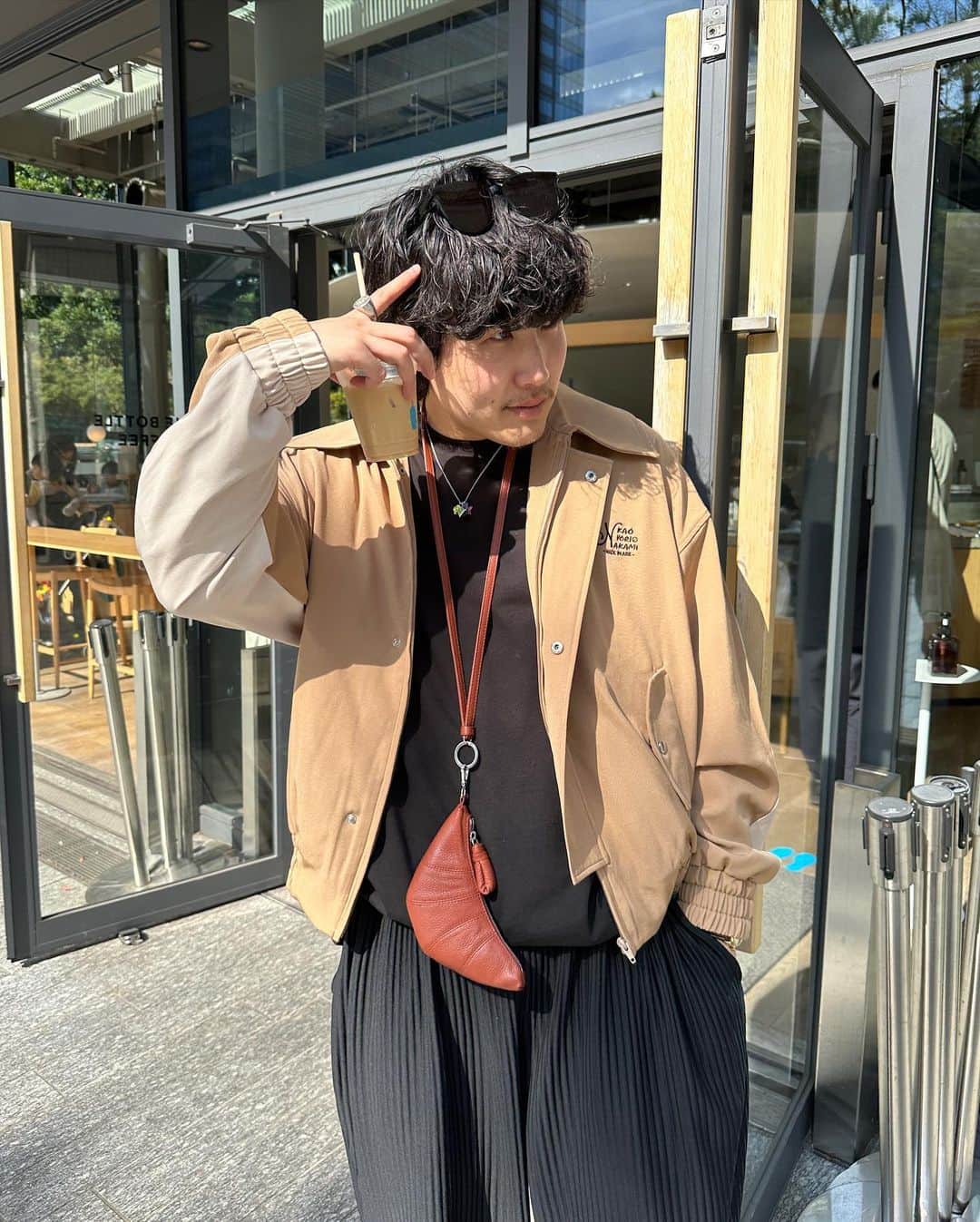 あべじゅんやさんのインスタグラム写真 - (あべじゅんやInstagram)「_ 最近のあれこれ📸 今日のストーリー、 みんなからすごく反響がありました。 みんな優しいありがとう。 そしてなぜかいつもより1万人以上に ストーリー見られてて不思議！笑  明日からもたのしくがんばろーう！  #kaoyorinakami #カオヨリナカミ #kaoyorinakami好きと繋がりたい #ブルーボトルコーヒー#横浜カフェ#hisheravec」4月11日 21時52分 - byun.a