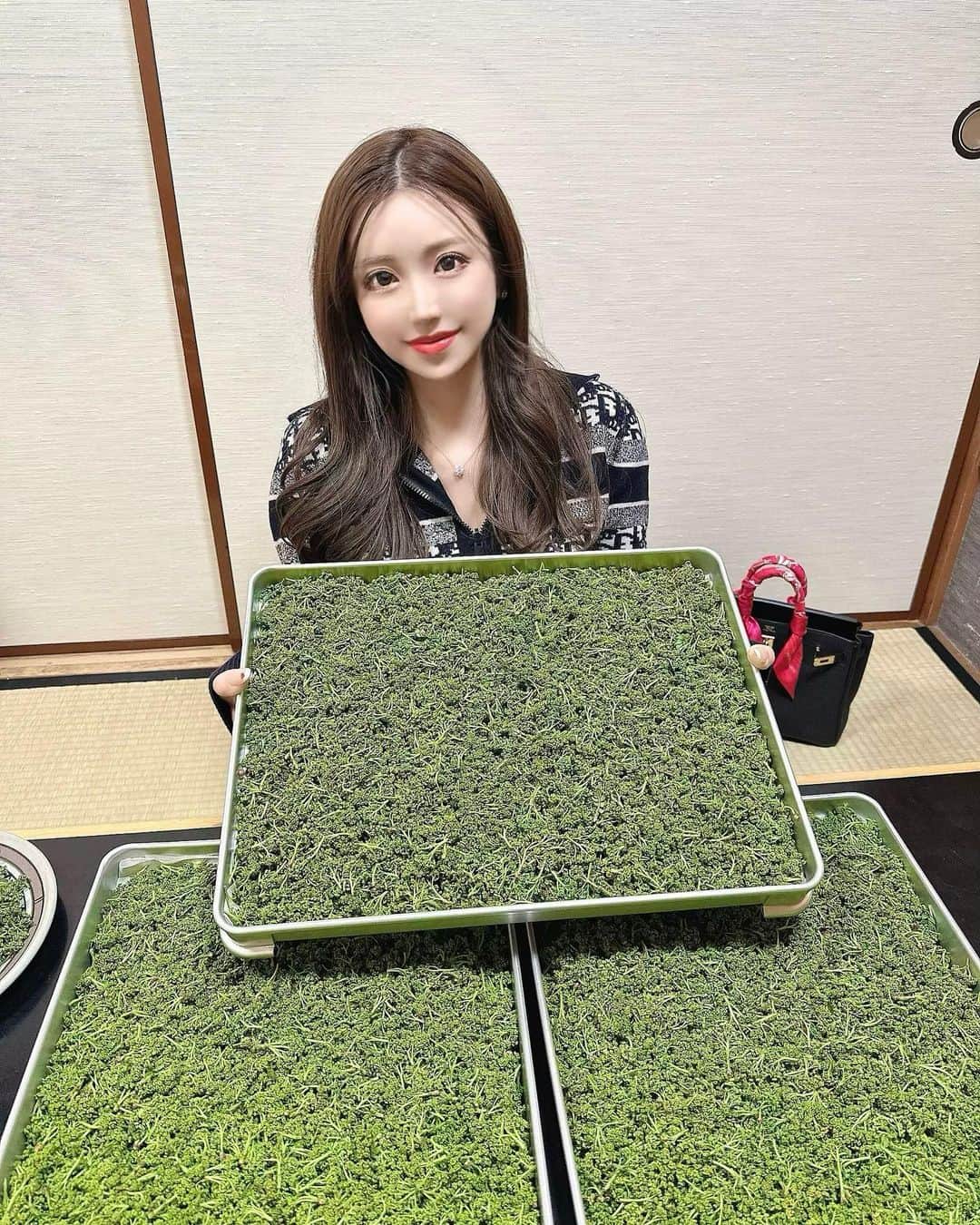 伴かなみのグルメインスタ