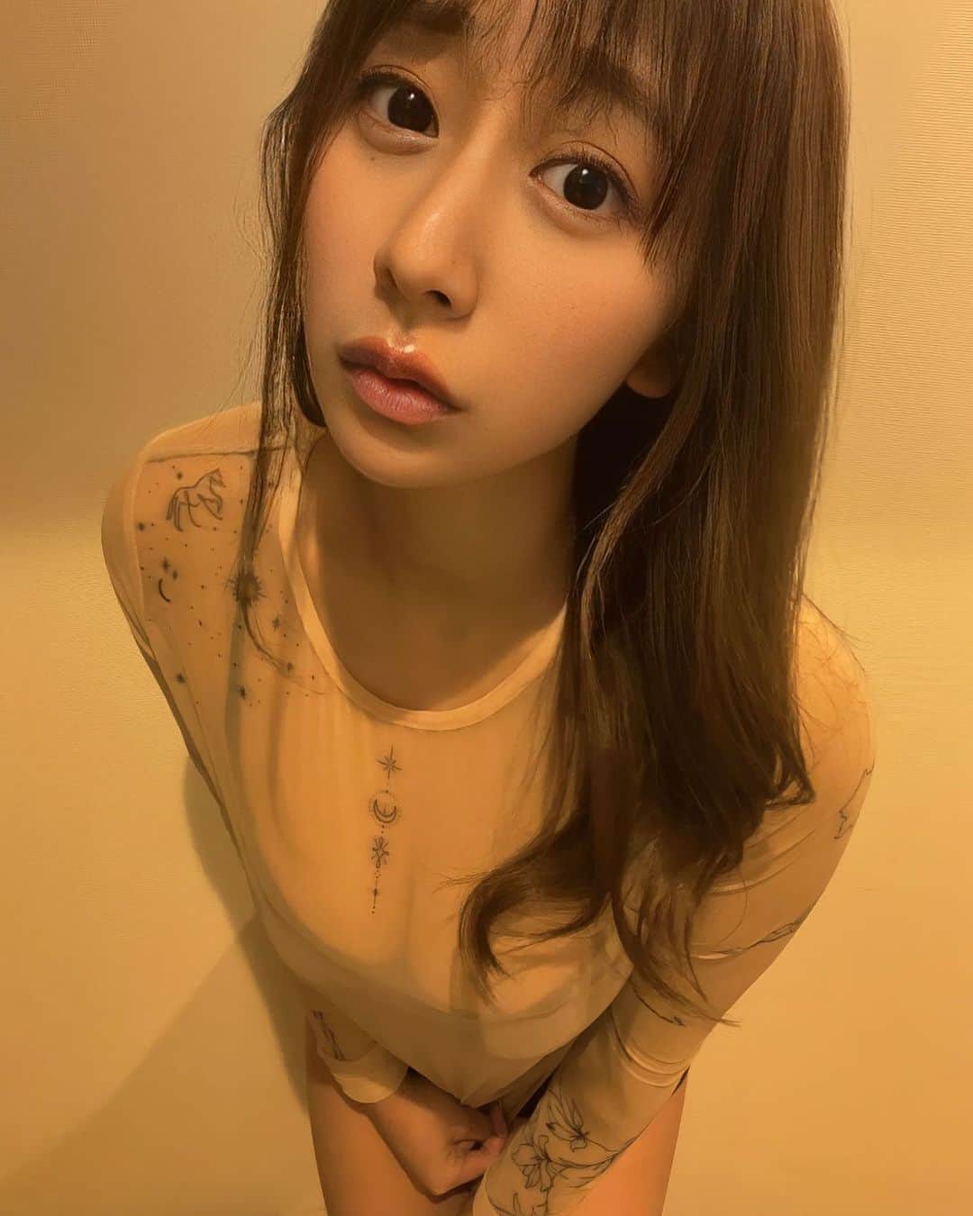 足立華のインスタグラム：「良い子にはみえるかもしれない(なにかが)  #グラビア #インスタグラビア  #gravure #model #instalove  #instagood #instagram #ootd #followforfollowback #f4f #japanesegirl #japan #photo #东京 #ビジョビ #photography #cosplay #cosplayer #モデル #粉我 #Japan #日本女孩 #韓国 #フェチ #맞팔  #맞팔 #内衣 #followｍe #followersaktifmurah」