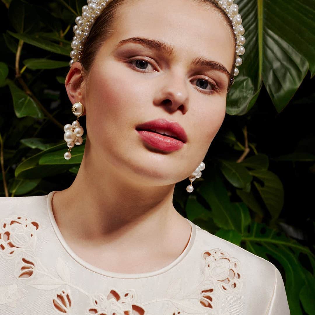 ケイト・スペードのインスタグラム：「Accessories for a walk down the aisle…and beyond. #katespadeny」